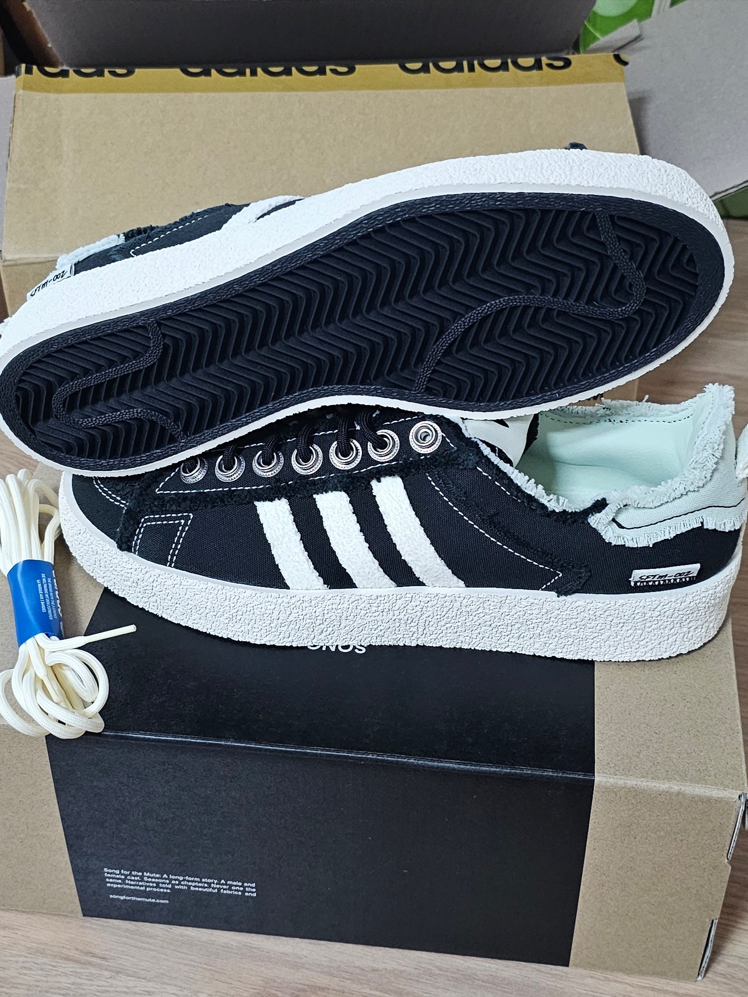 Adidas x Song for the Mute Campus 80s Core Black Cream White 착용 스타일 - 5