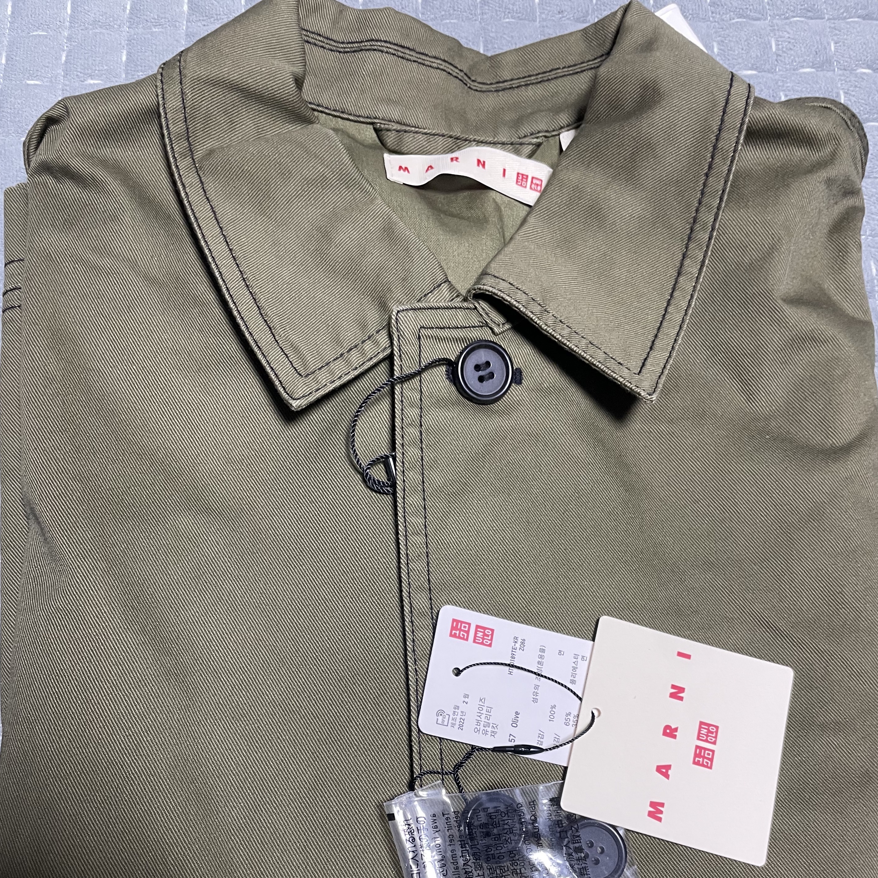 Uniqlo x Marni Oversized Utility Jacket Olive 착용 스타일