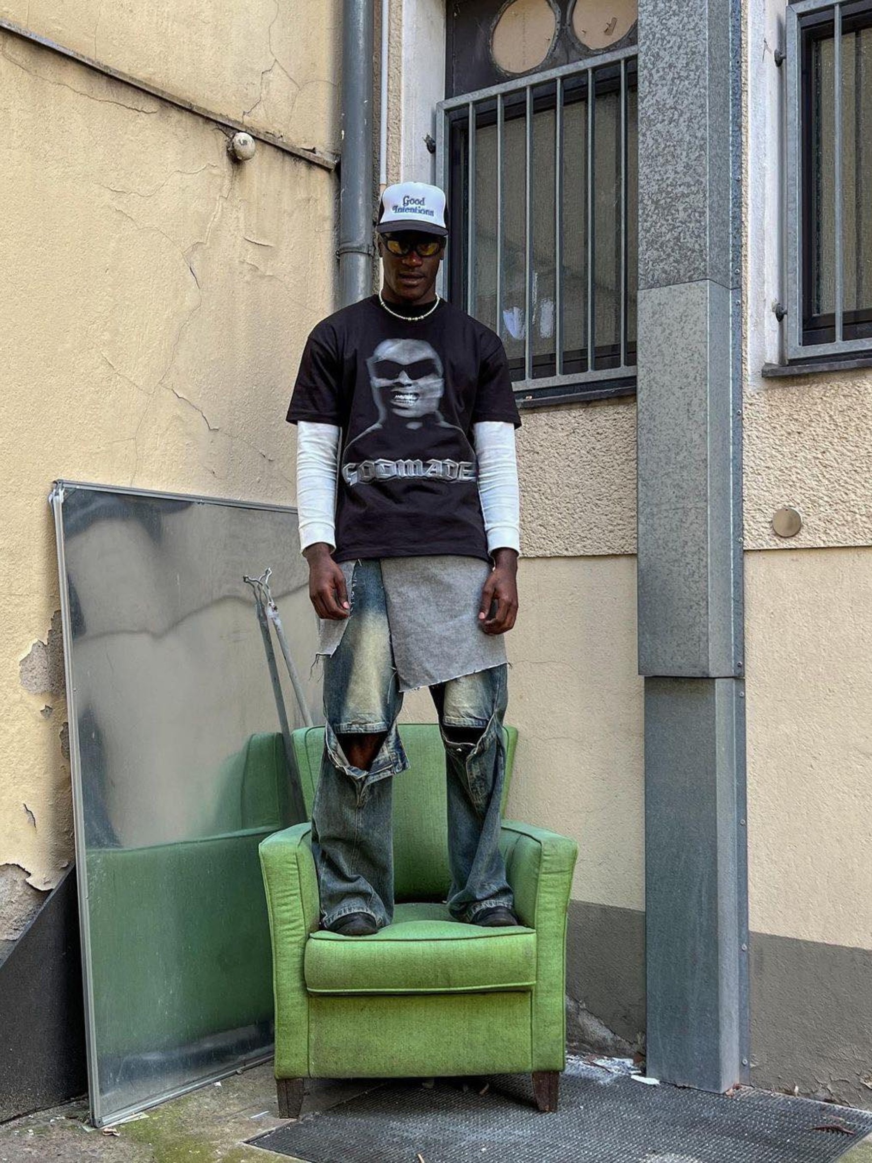 Play Comme des Garcons LS T-Shirt White, AMI de Coeur Long Sleeves T-Shirt White 착용 스타일 - 4