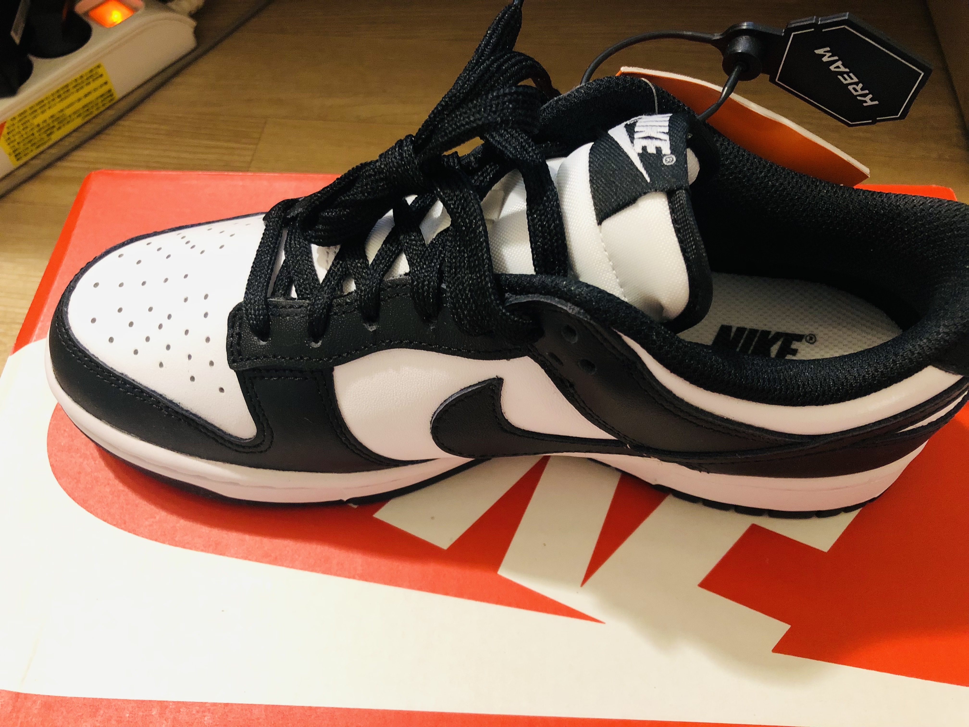 (W) Nike Dunk Low Black 착용 스타일