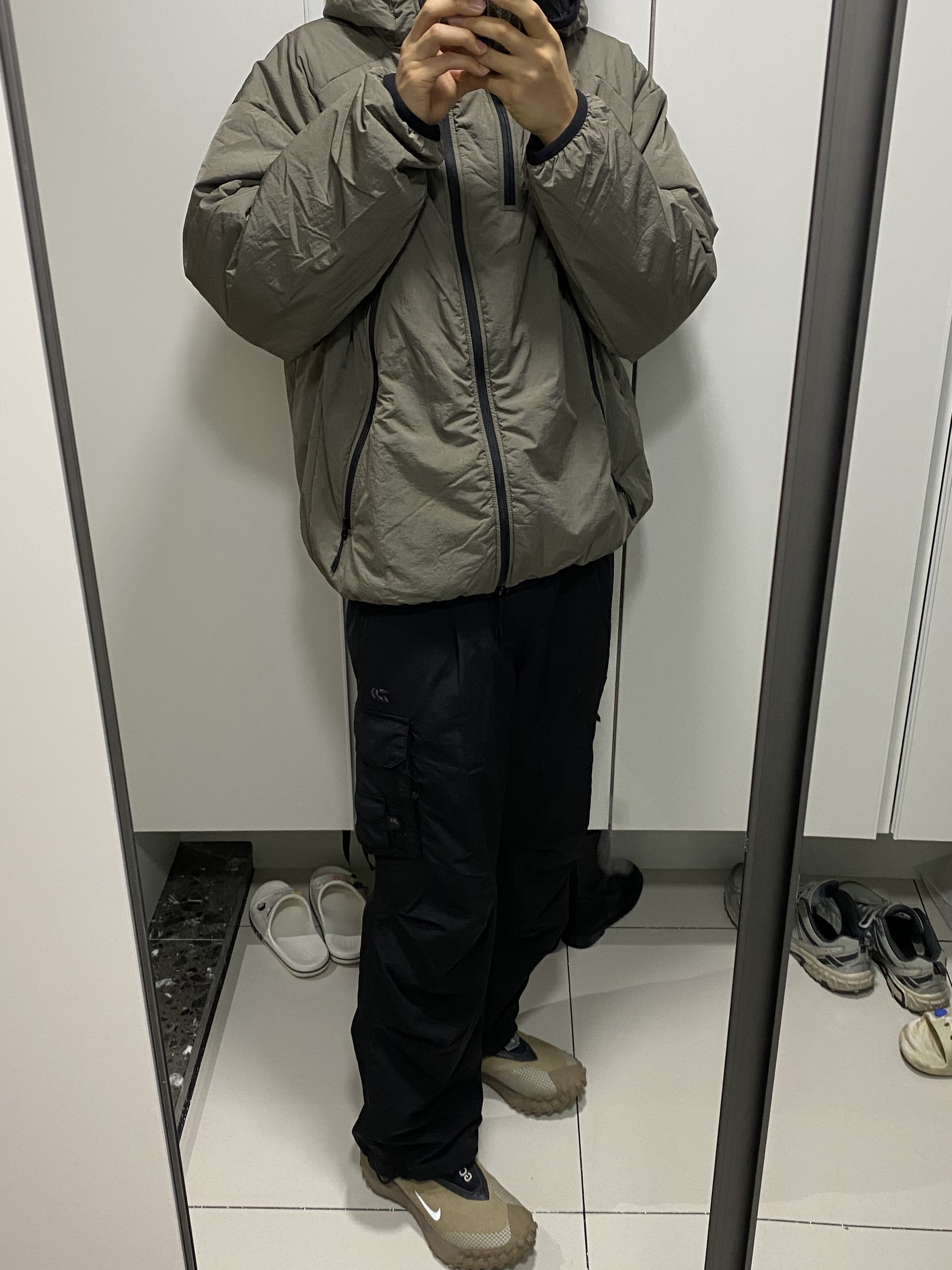 Nike ACG Mountain Fly Gore-Tex Khaki 착용 스타일