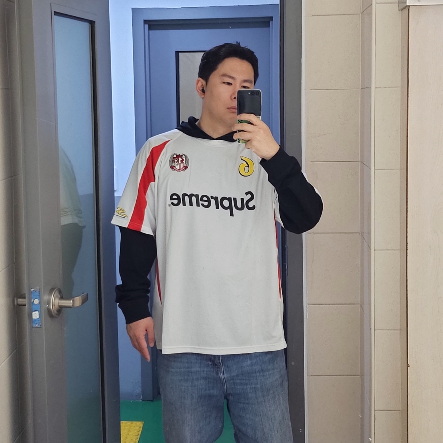 Supreme Hooded Soccer Jersey White - 23FW 착용 스타일