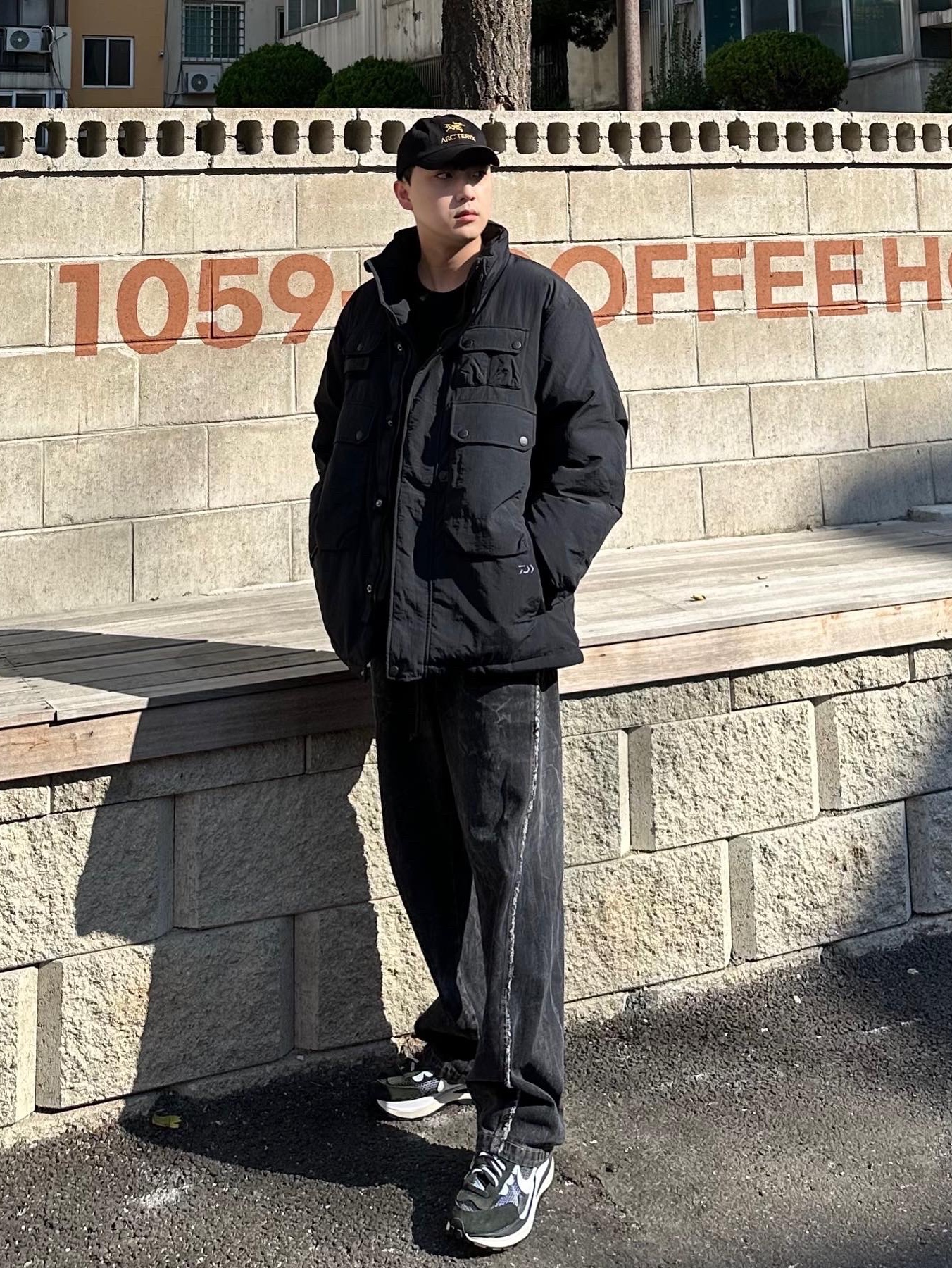 Nike x Sacai VaporWaffle Black White 착용 스타일 - 1