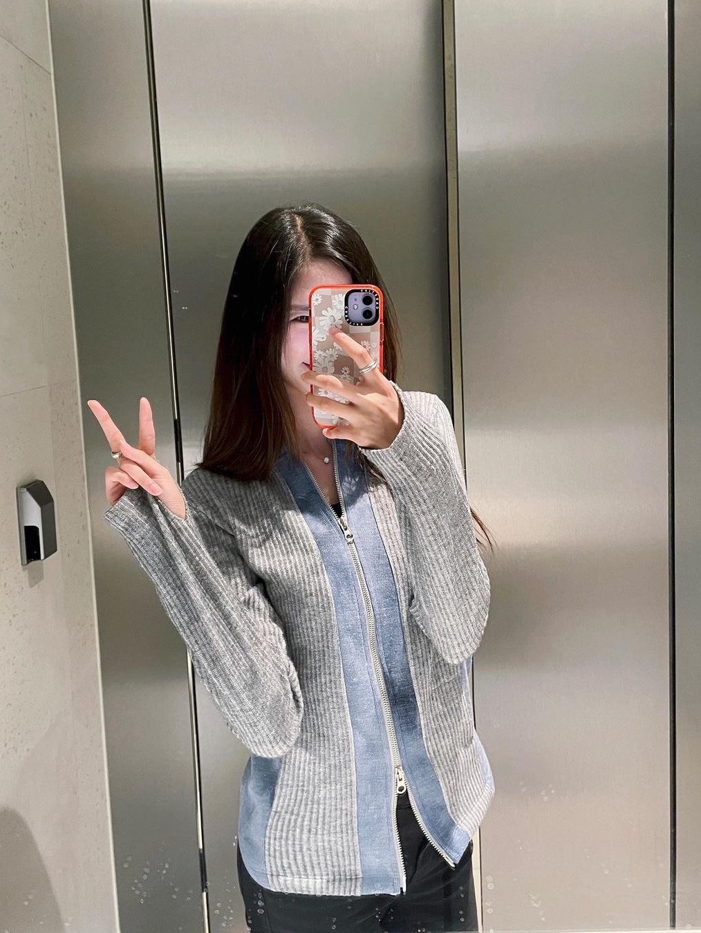 Millo Women Two-Way Side Hood Zip-Up Melange Gray, Millo Women Two-Way Side Hood Zip-Up Black 착용 스타일