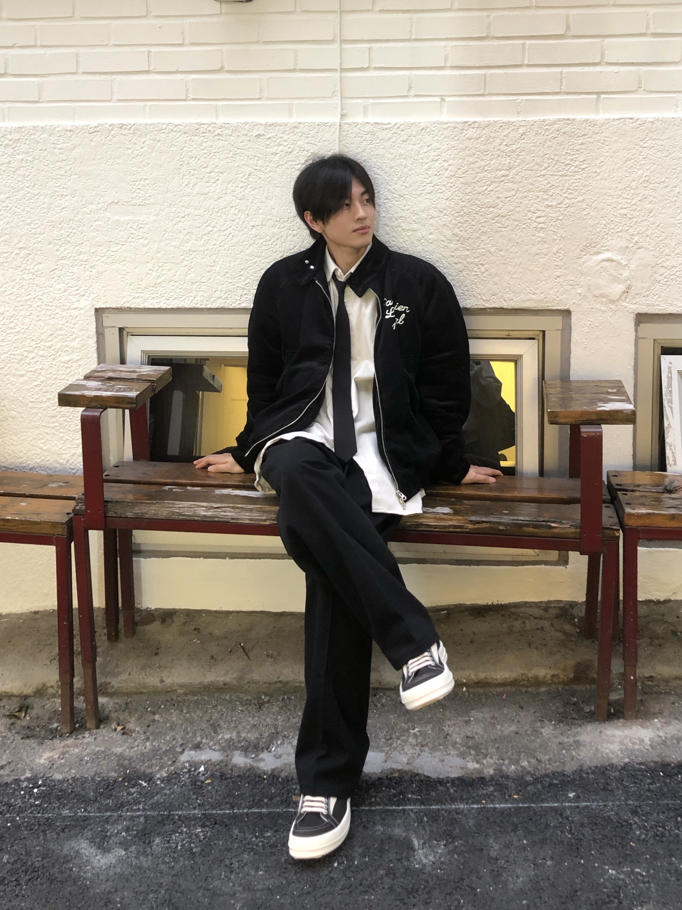 Rick Owens Drkshdw Suede Vintage Sneakers Dark Dust Pearl Milk White 착용 스타일 - 1