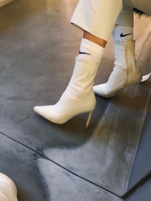Nike Everyday Lightweight Training Crew Socks White (3 Pack/Korean Ver.), Nike x Drake Nocta Socks White (3 Pack) 착용 스타일 - 4