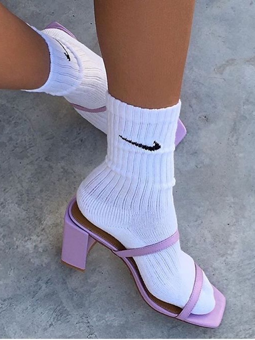 Nike Everyday Lightweight Training Crew Socks White (3 Pack/Korean Ver.), Nike x Drake Nocta Socks White (3 Pack) 착용 스타일 - 3