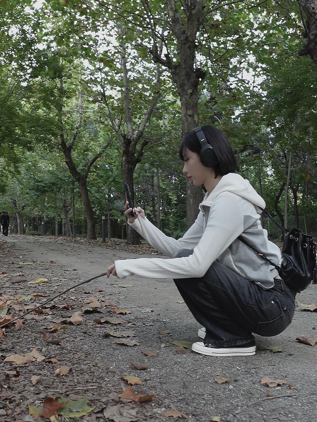 Millo Women Two-Way Side Hood Zip-Up Cream, Millo Women Two-Way Side Hood Zip-Up Melange Gray 착용 스타일 - 1