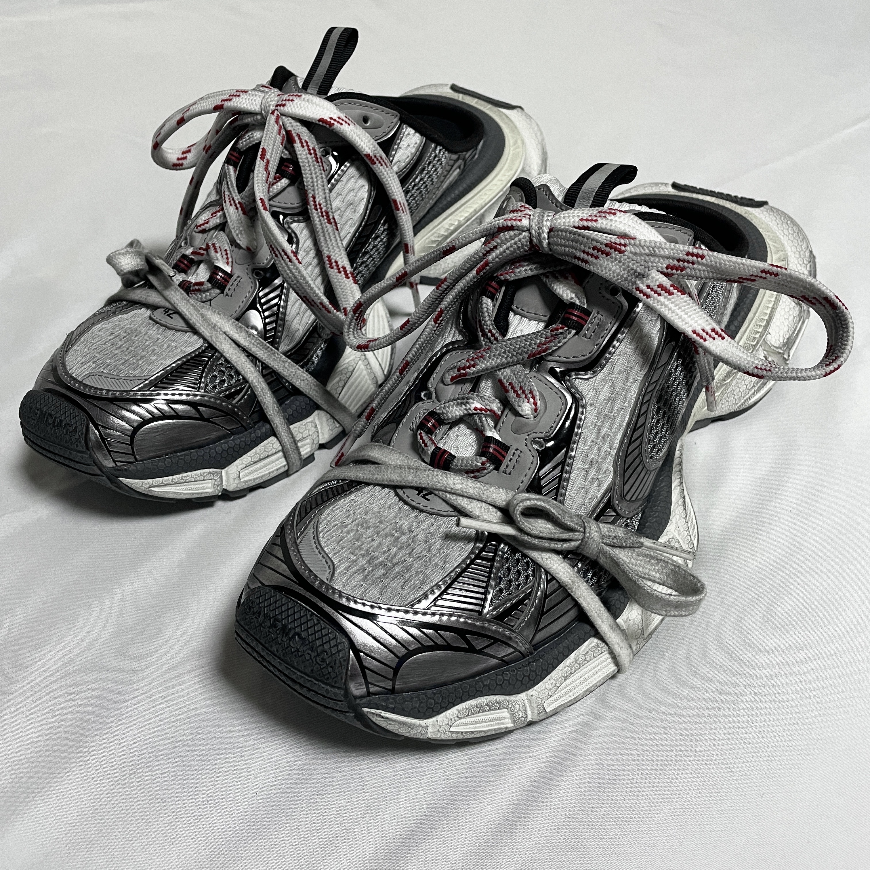 Balenciaga 3XL Mule Grey White Red, Balenciaga 3XL Sneakers Light Beige 착용 스타일 - 1