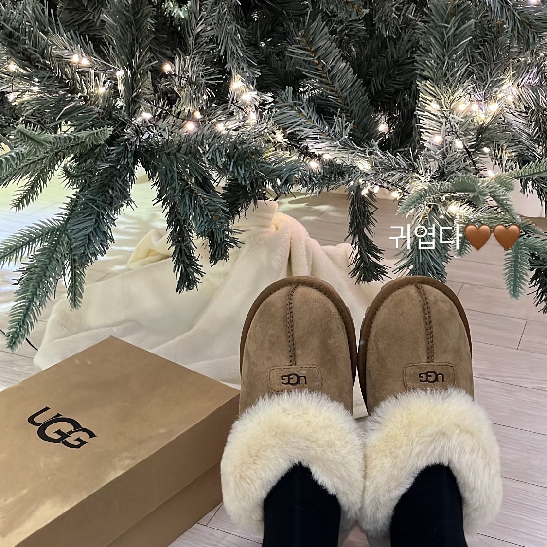 (W) UGG Coquette Slipper Chestnut 착용 스타일