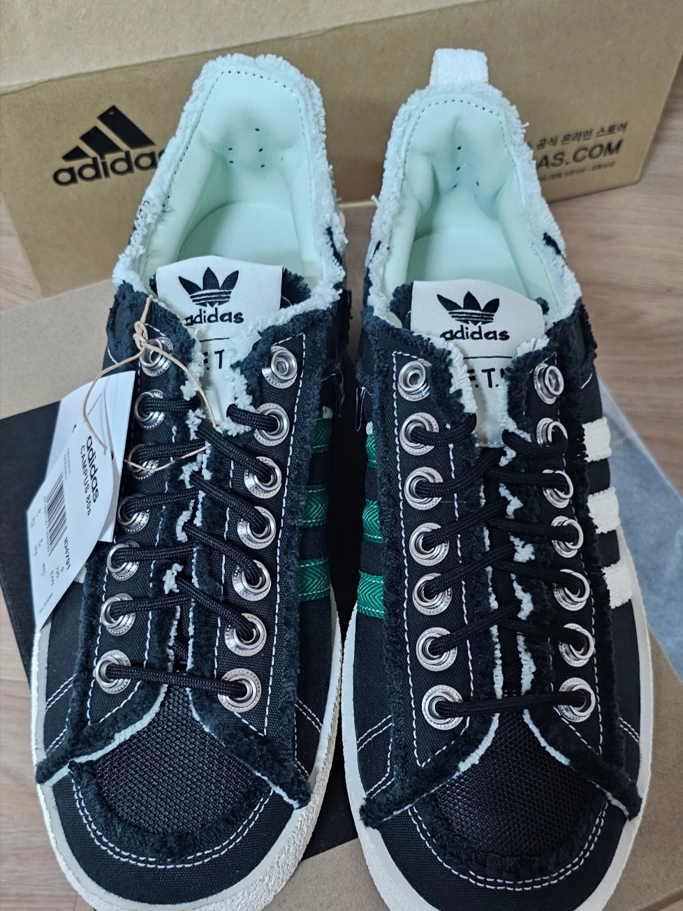 Adidas x Song for the Mute Campus 80s Core Black Cream White 착용 스타일 - 1
