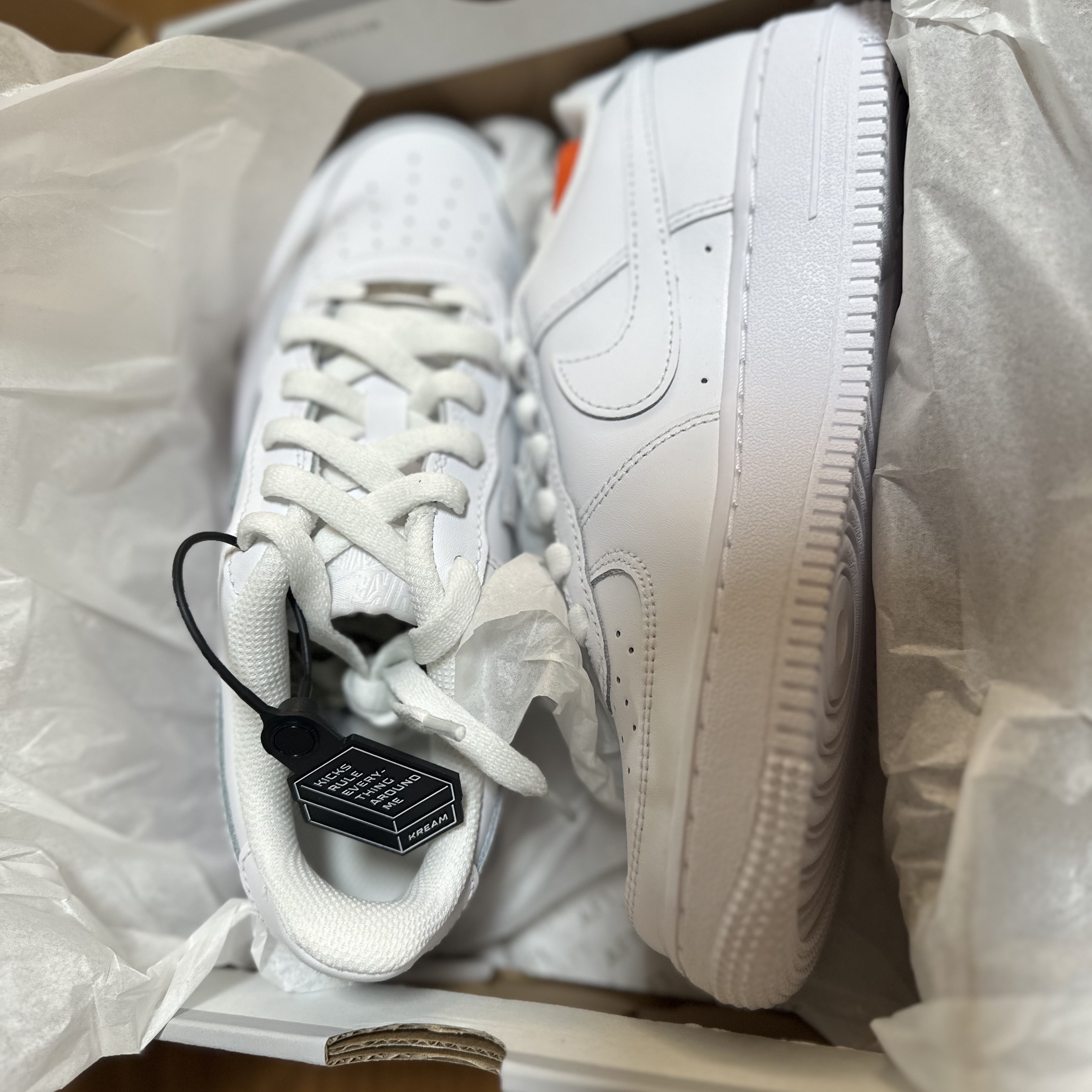 (GS) Nike Air Force 1 LE White 착용 스타일 - 3