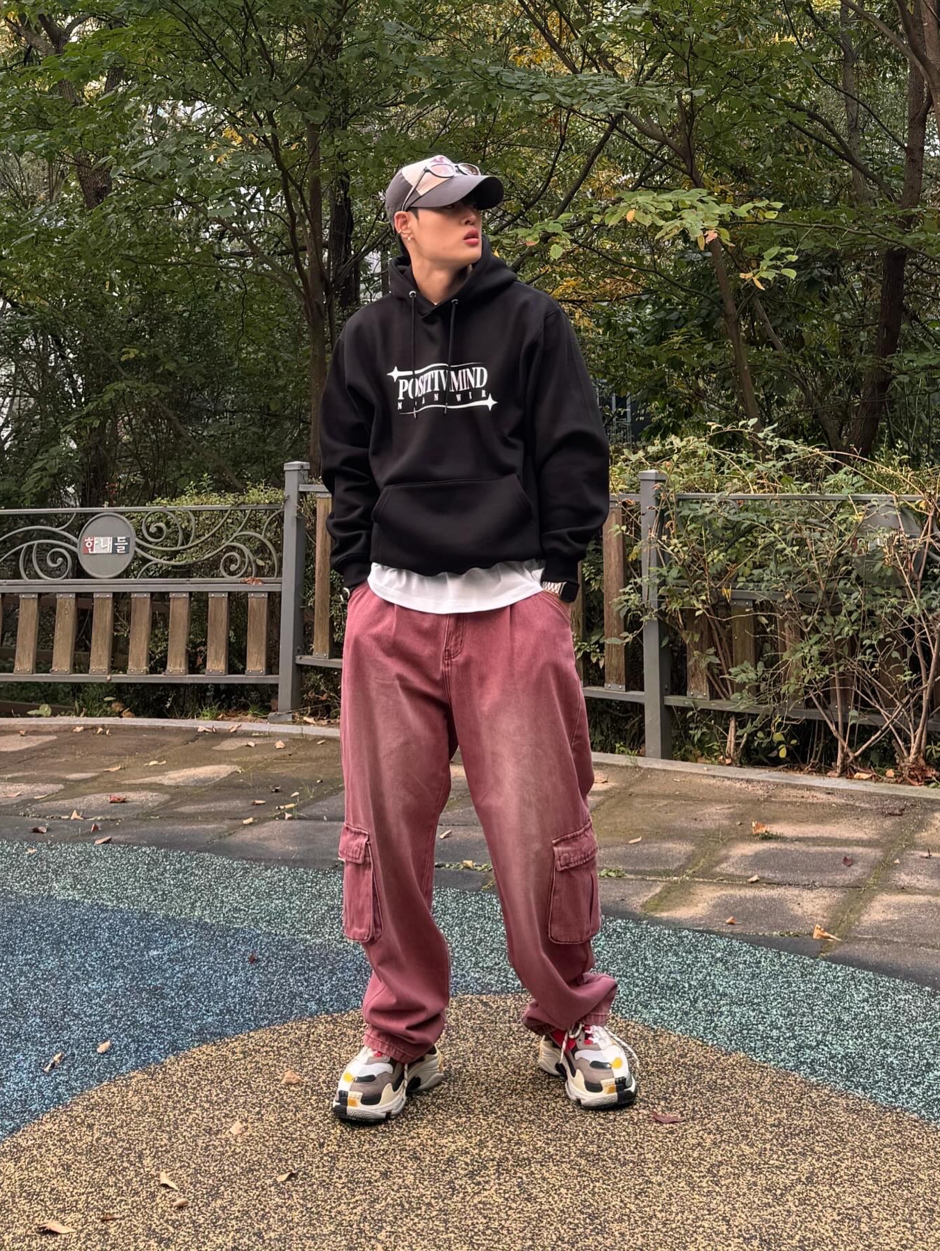 Balenciaga Triple S Bicolor White Light Grey Yellow 2018 착용 스타일 - 3