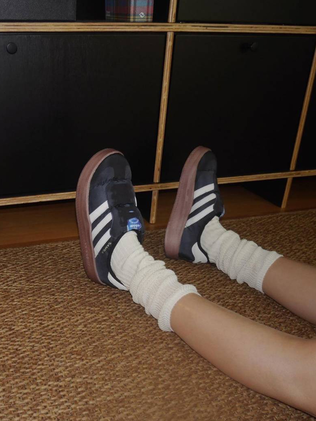 Adidas Puffylette Superstar Cloud White, Adidas Puffylette Samba Core Black 착용 스타일 - 5