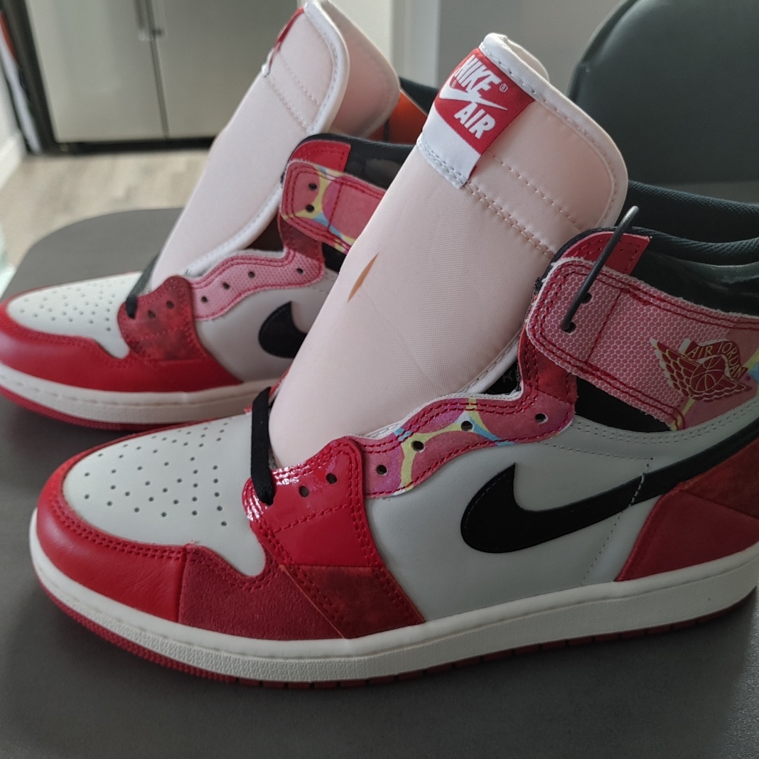 Jordan 1 Retro High Spider-Man Next Chapter 착용 스타일 - 2