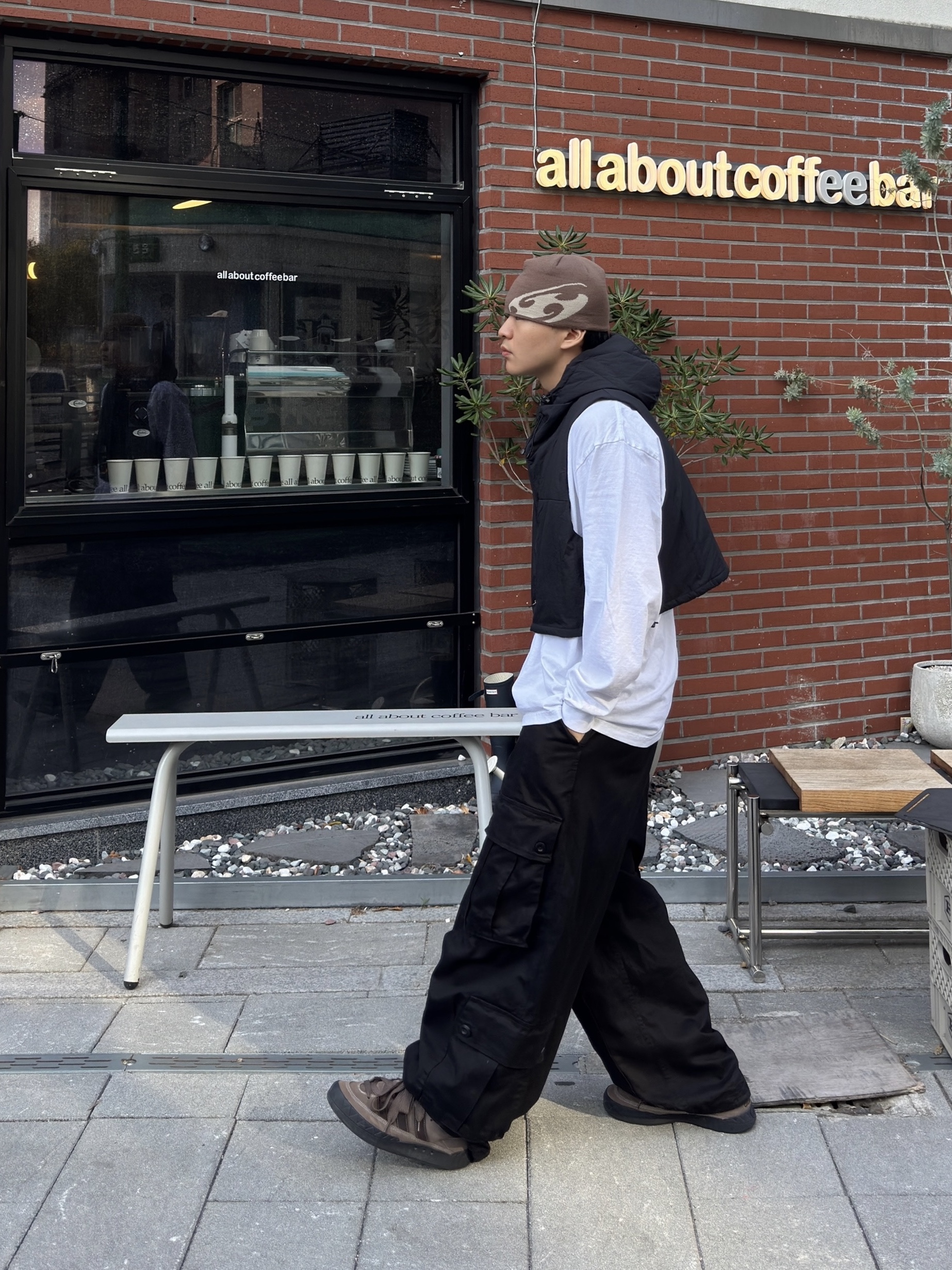 (W) Adidas Adimatic Earth Strata Dark Brown, Sansan Gear Logo Beanie Brown - 22FW 착용 스타일 - 2
