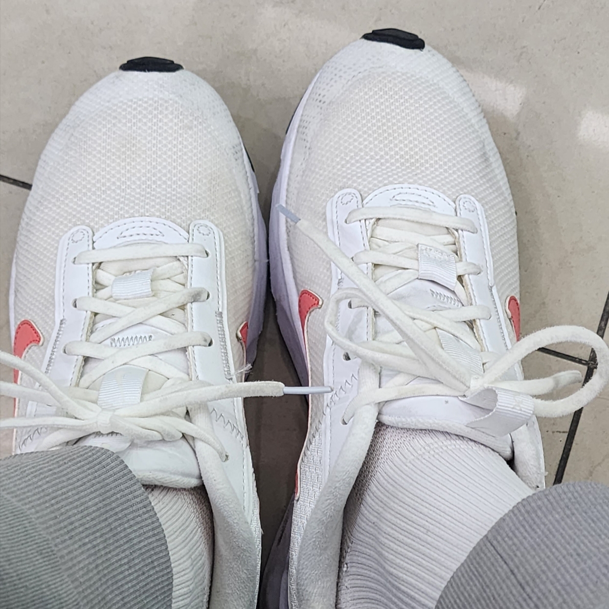 (W) Nike Revolution 6 Next Nature White 착용 스타일