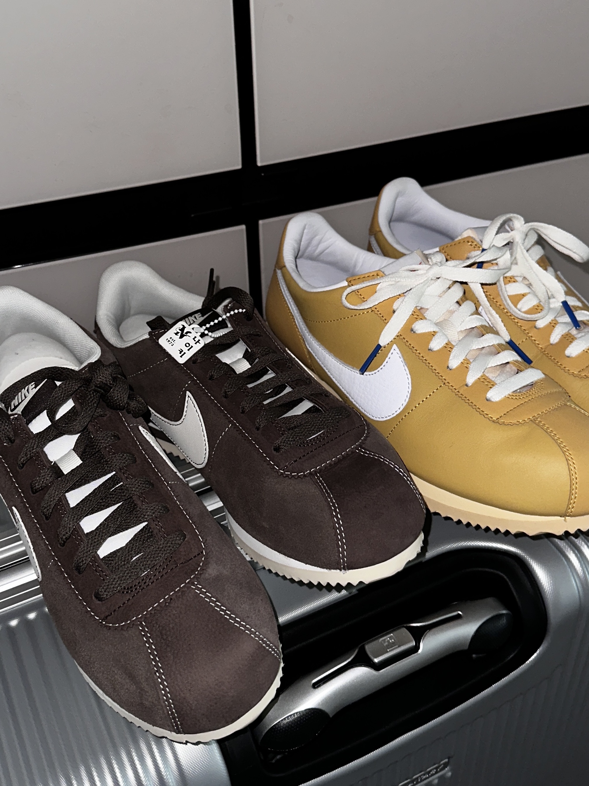 Nike Cortez 23 SE Wheat Gold, Adidas Adicolor Classic Waffle Beckenbauer Track Jacket Wonder White - US Sizing 착용 스타일 - 4
