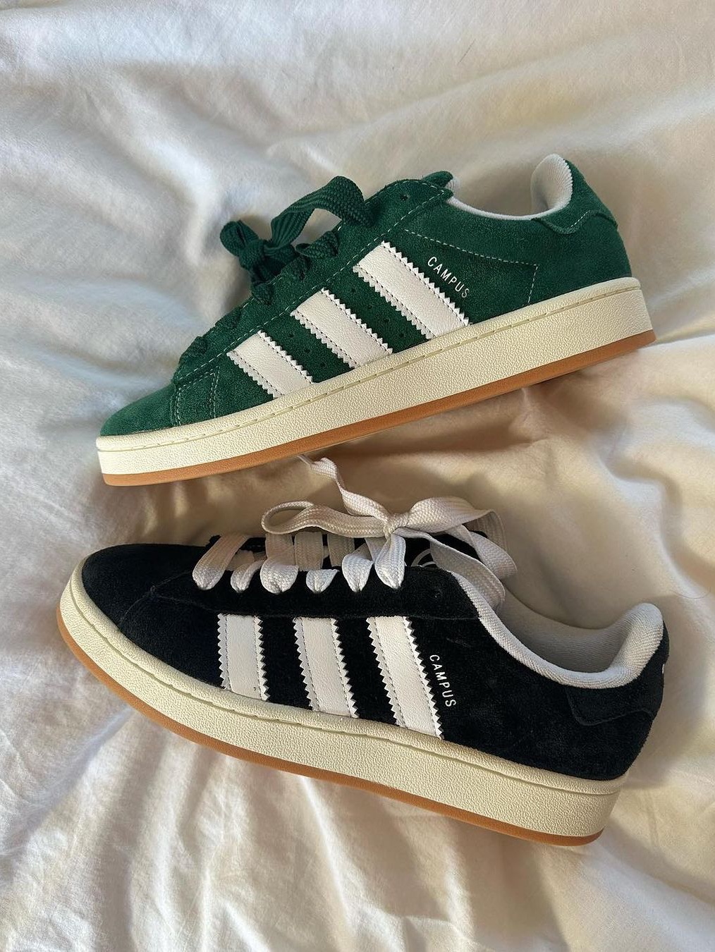 Adidas Gazelle Collegiate Burgundy, Adidas Superstar Core Black White 착용 스타일 - 5
