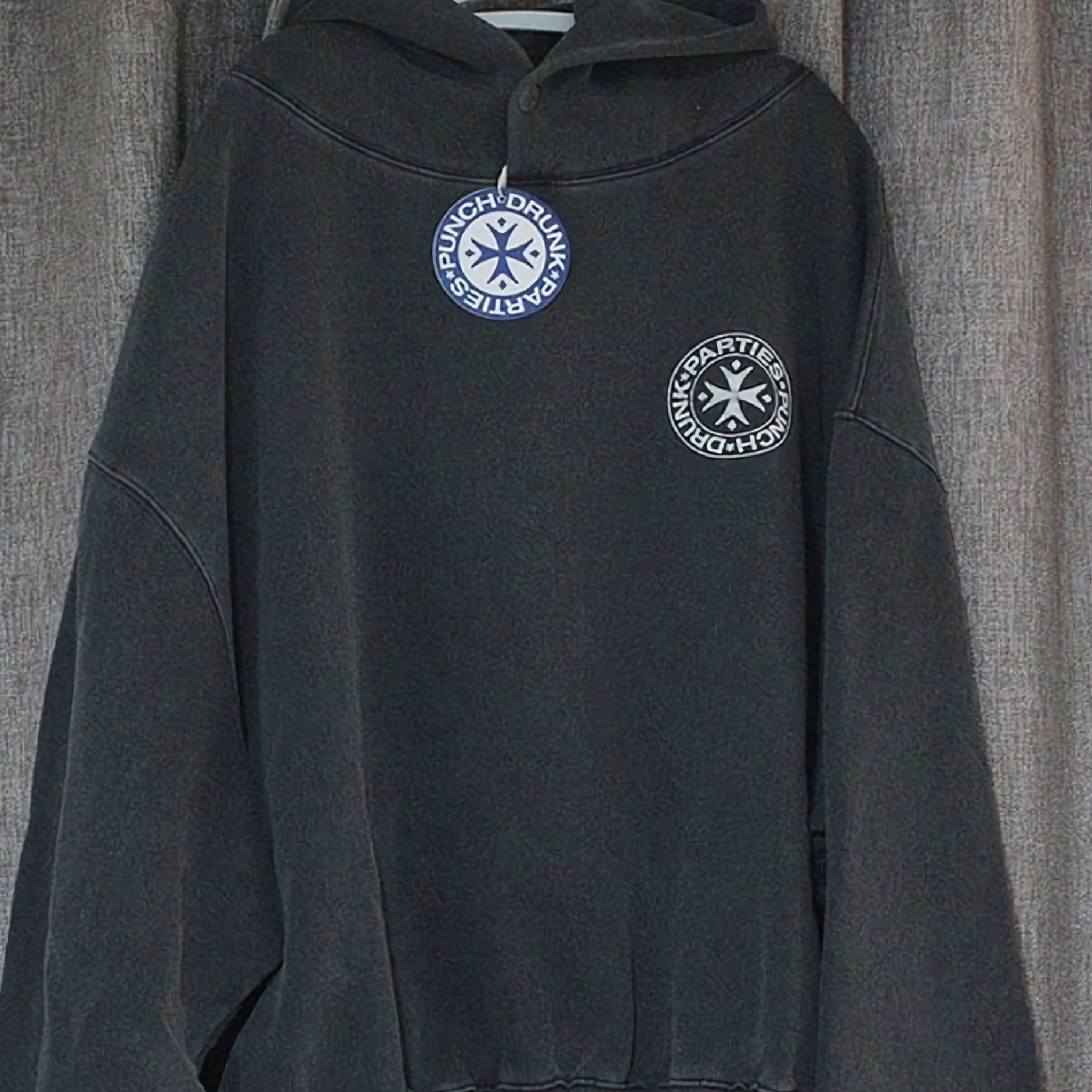 Punch Drunk Parties Circle Logo Garment Dyed Hoodie Charcoal 착용 스타일