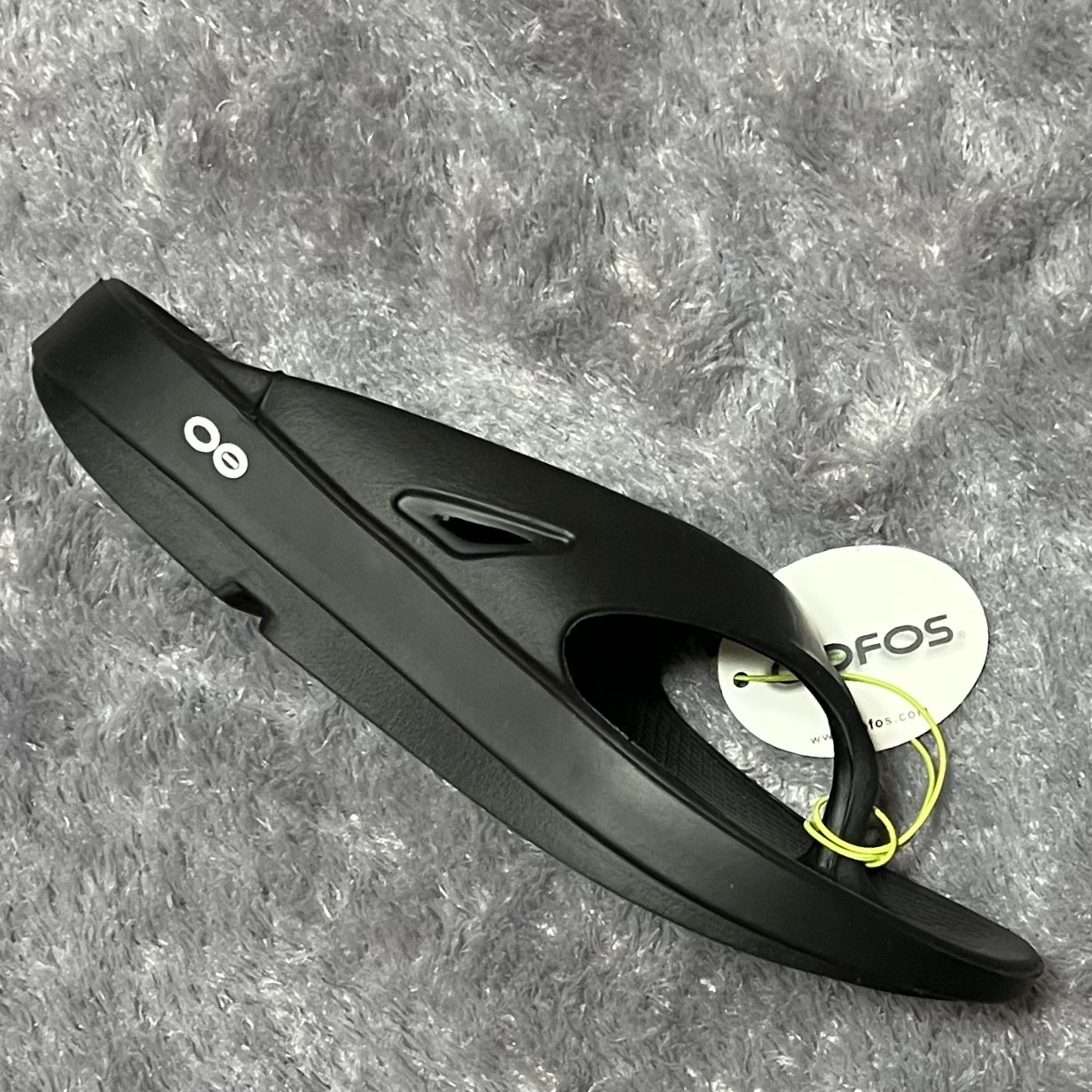 Oofos OOriginal Black 착용 스타일