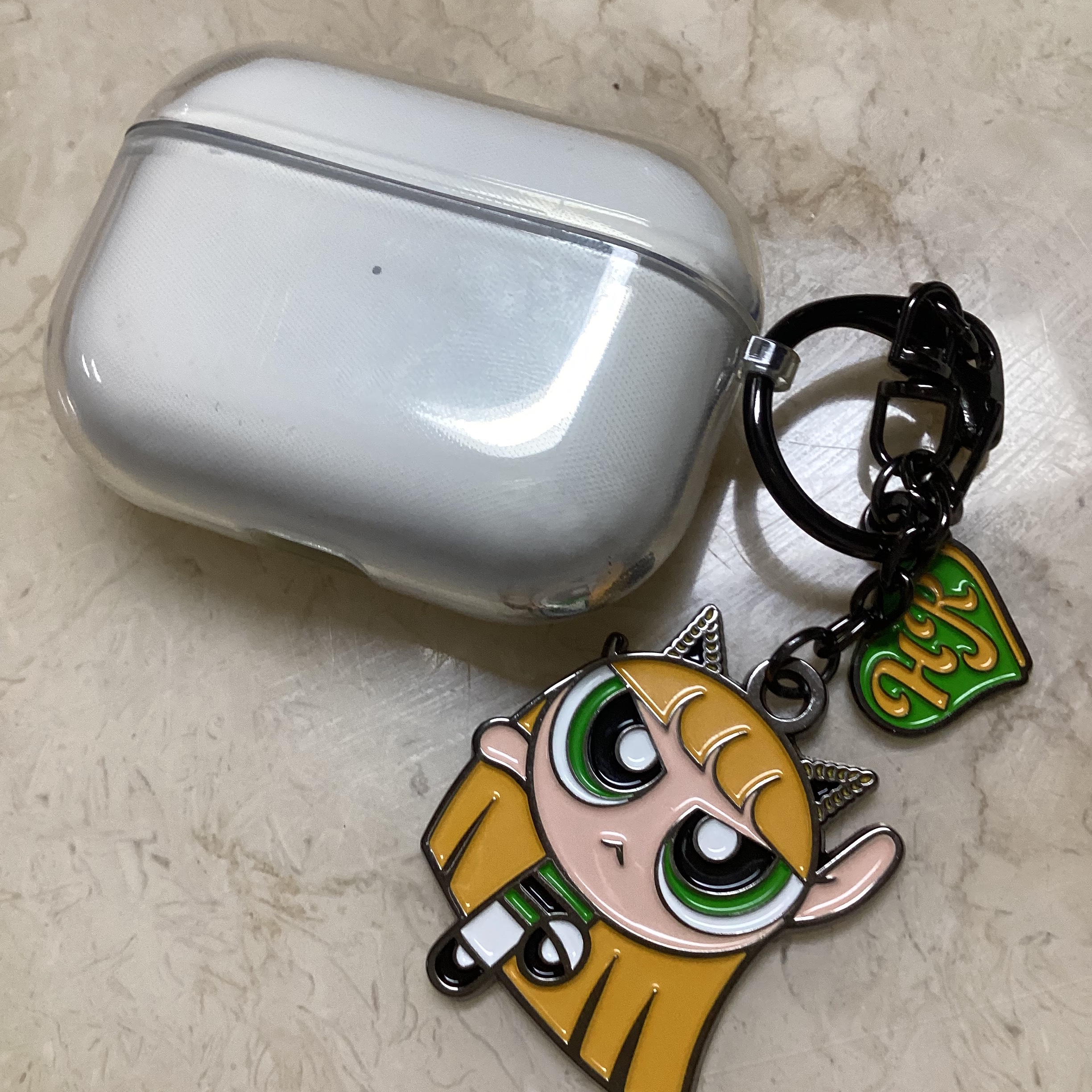 NewJeans x The Powerpuff Girls Metal Keyring Haerin, Apple AirPods Pro 2nd Gen (Korean Ver.) 착용 스타일