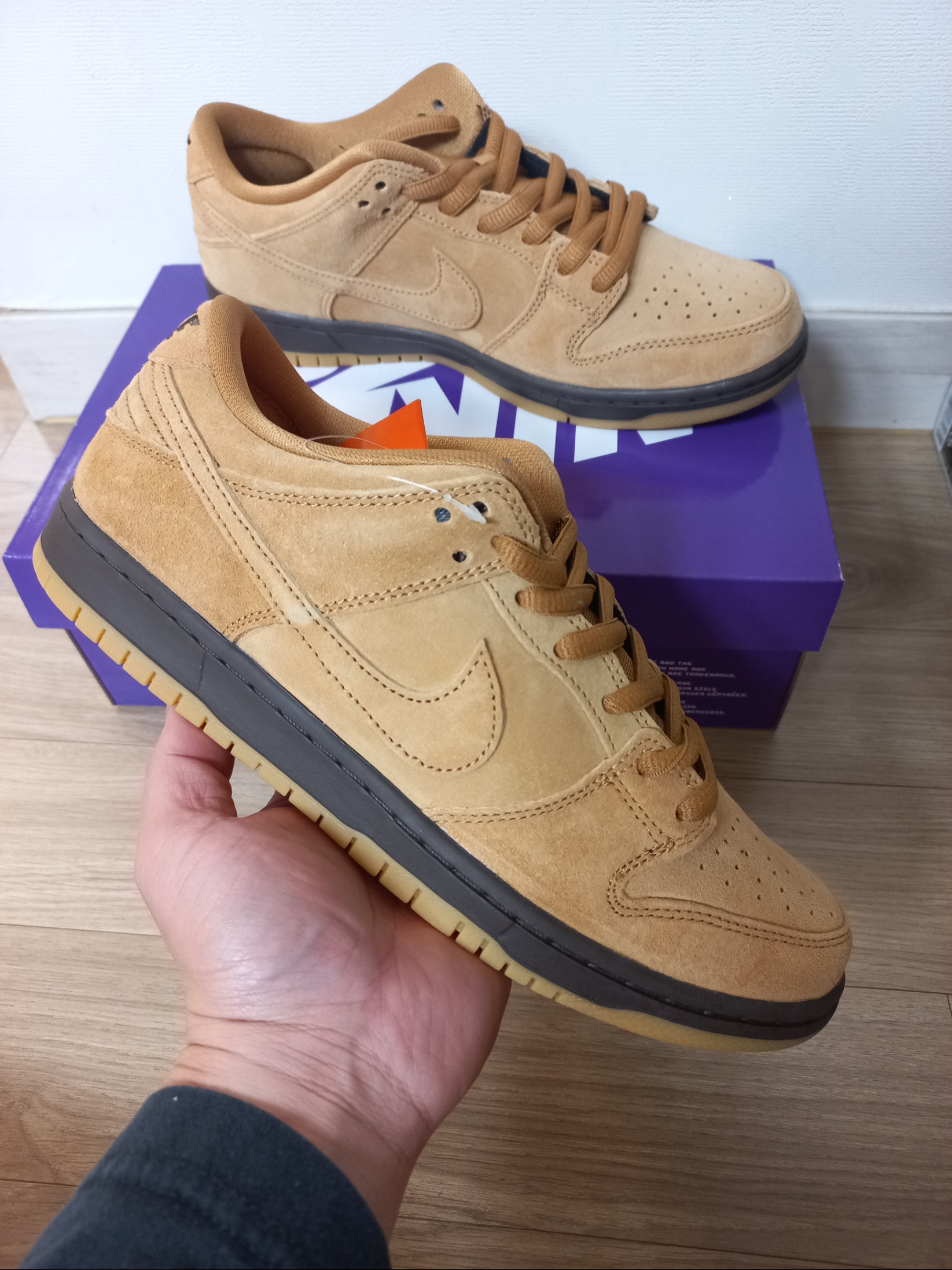 Nike SB Dunk Low Pro Wheat 2023 착용 스타일 - 1