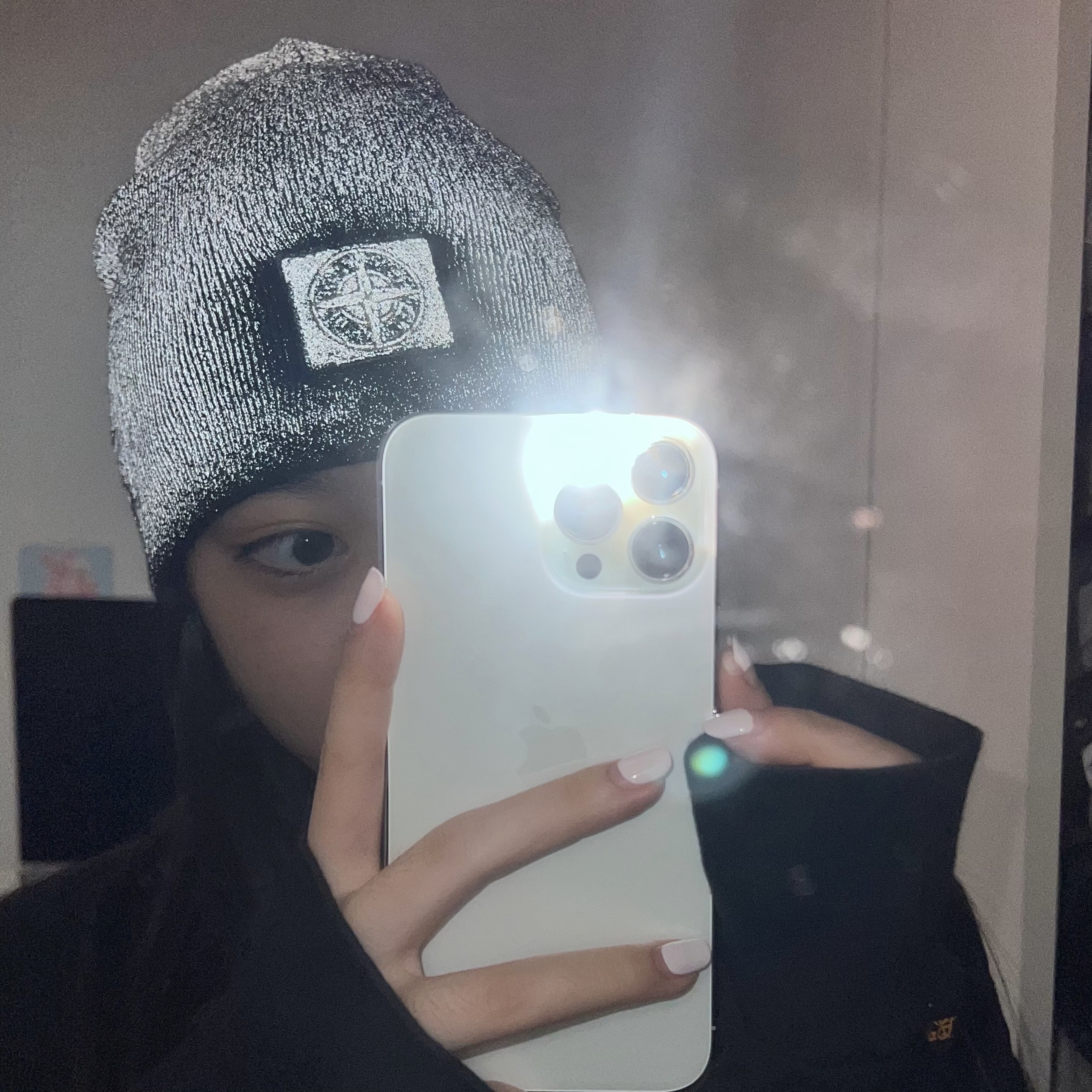 Supreme x Stone Island Reflective Beanie Black - 23FW 착용 스타일