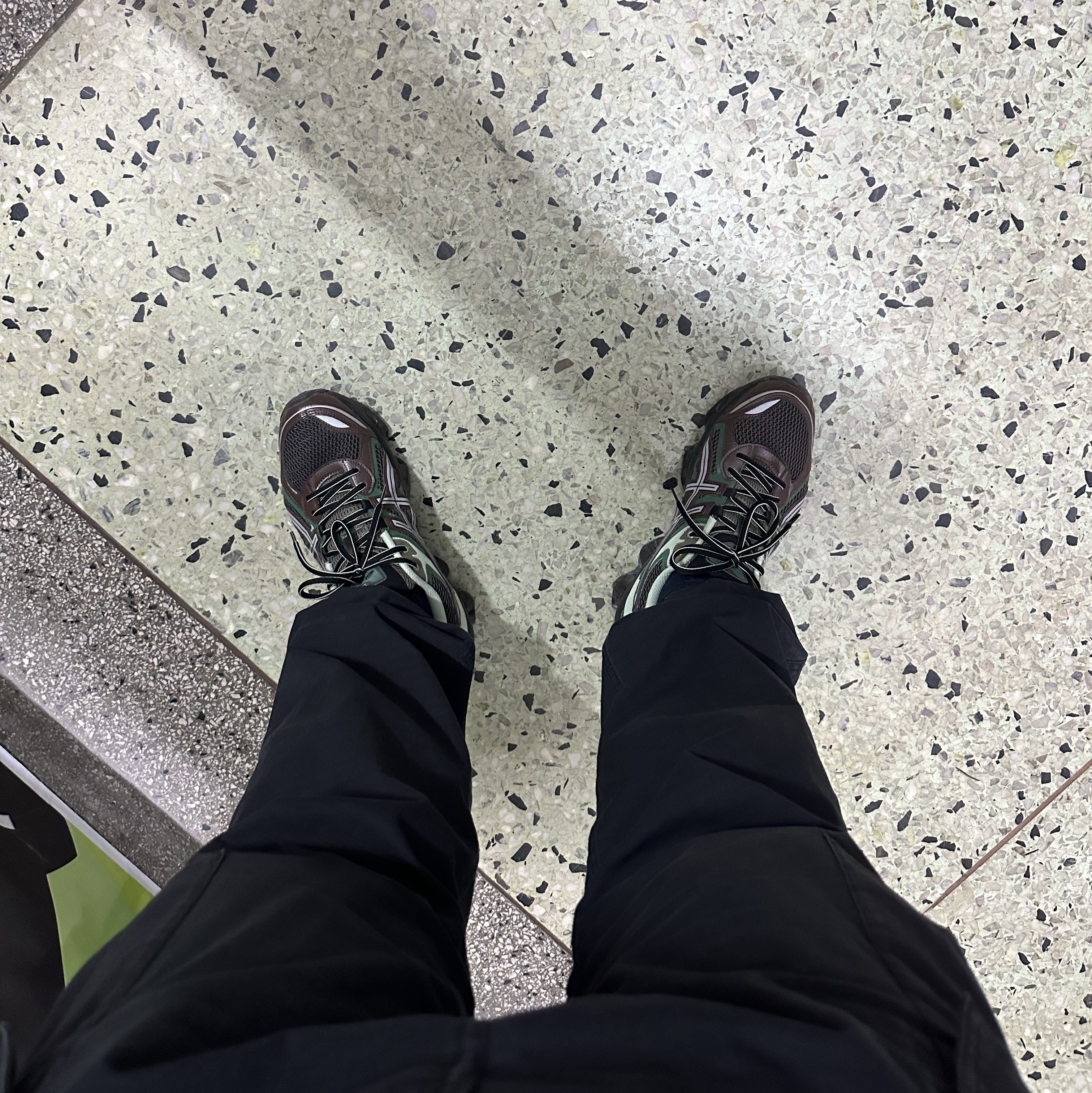 Asics Gel-Quantum Kinetic Dark Sepia Shamrock Green 착용 스타일