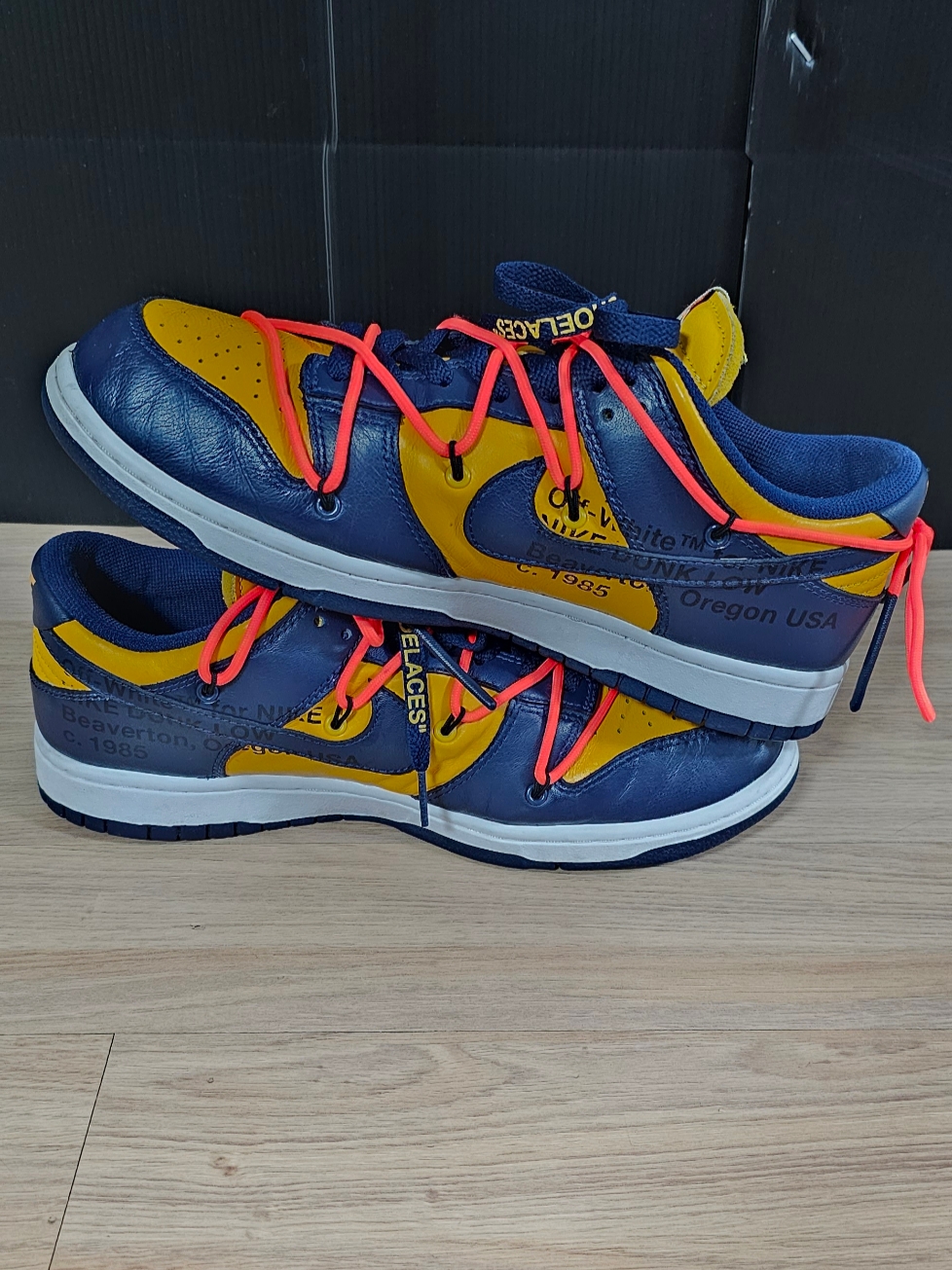 Nike x Off-White Dunk Low University Gold Midnight Navy 착용 스타일 - 3