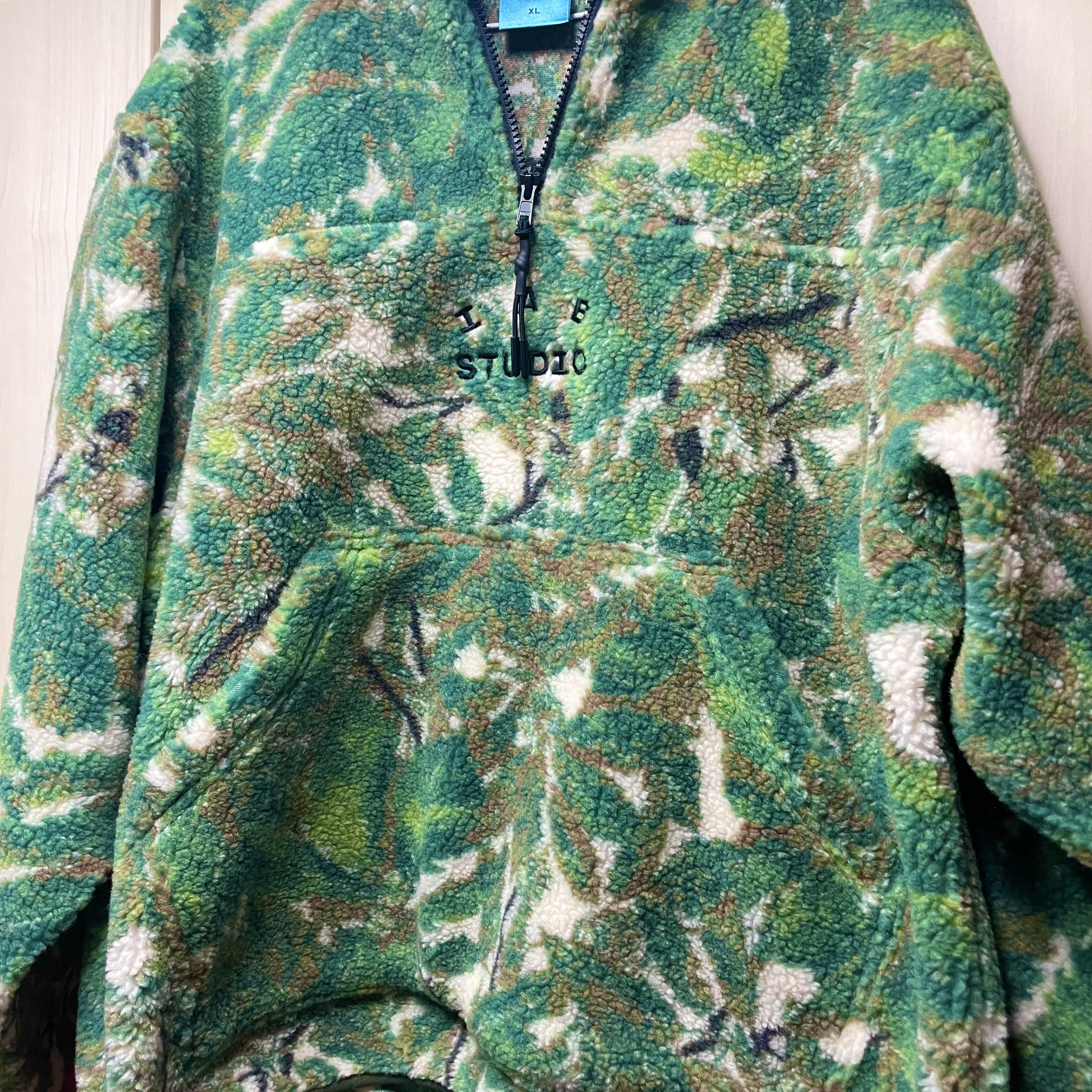 IAB Studio x Helinox Jacquard Half Zip-Up Bukhansan 착용 스타일