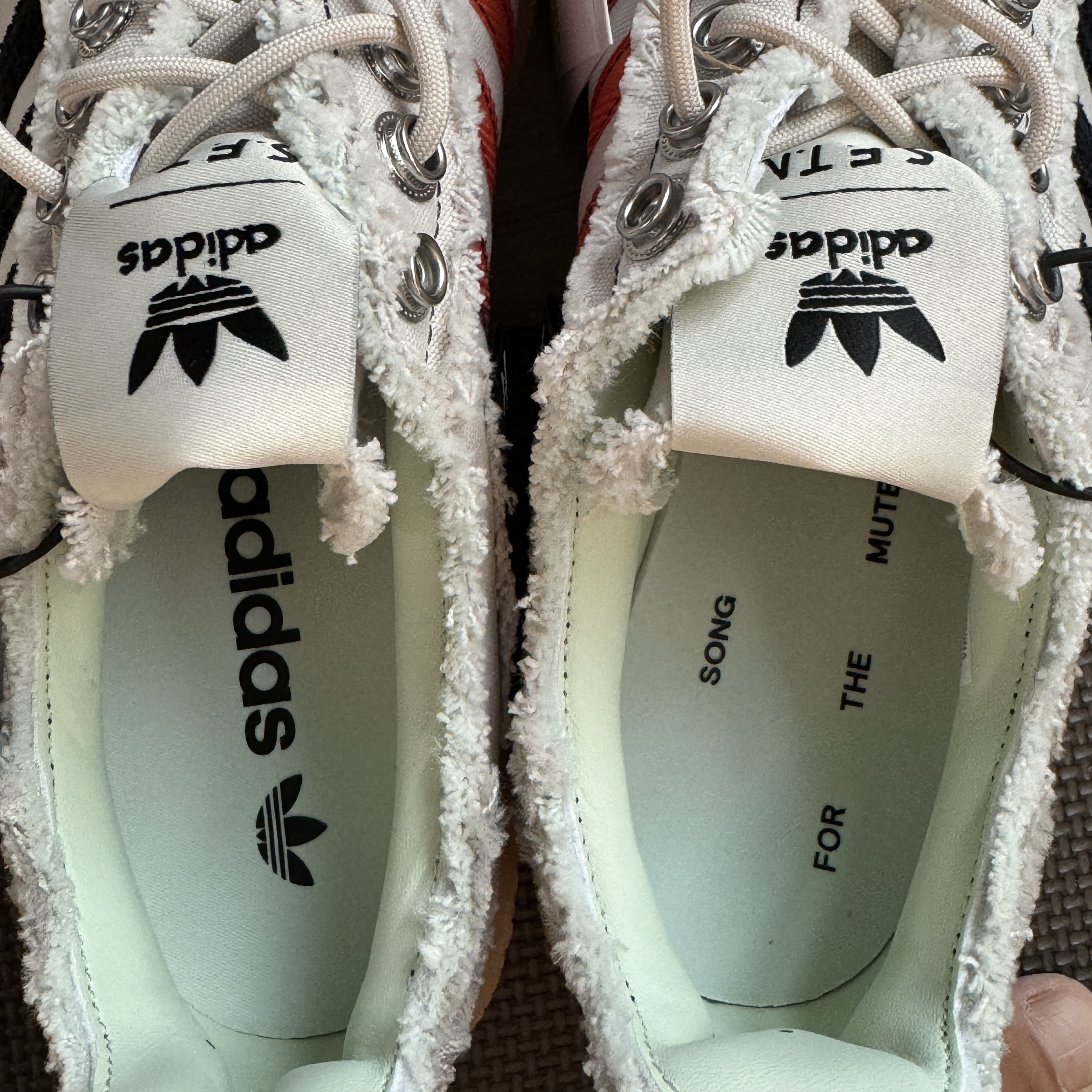 Adidas x Song for the Mute Campus 80s Bliss Core Black 착용 스타일 - 4