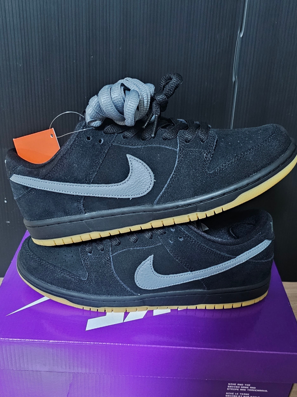 Nike SB Dunk Low Pro Black Cool Grey 착용 스타일 - 2