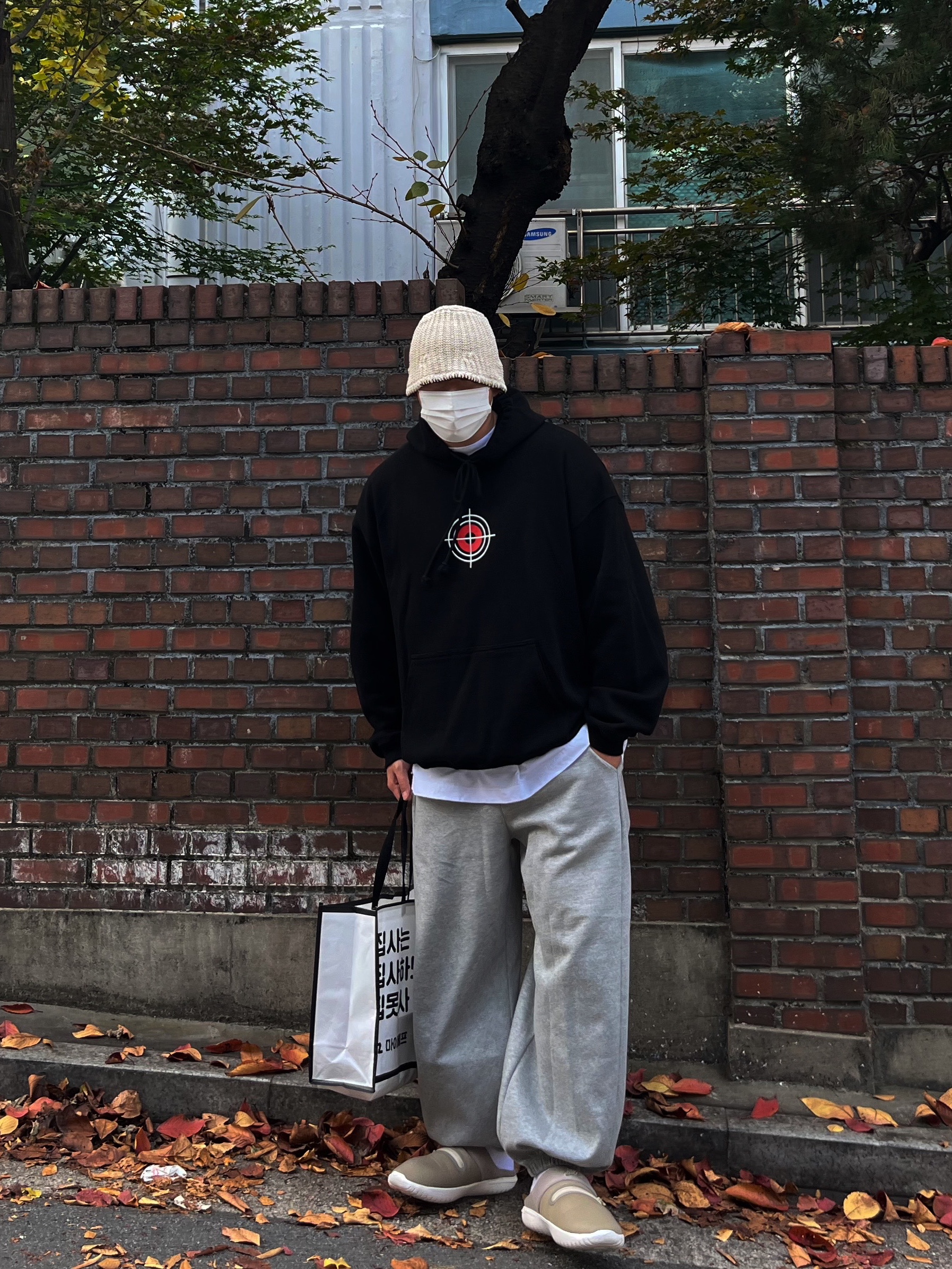 Nike Burrow Khaki Rattan 착용 스타일