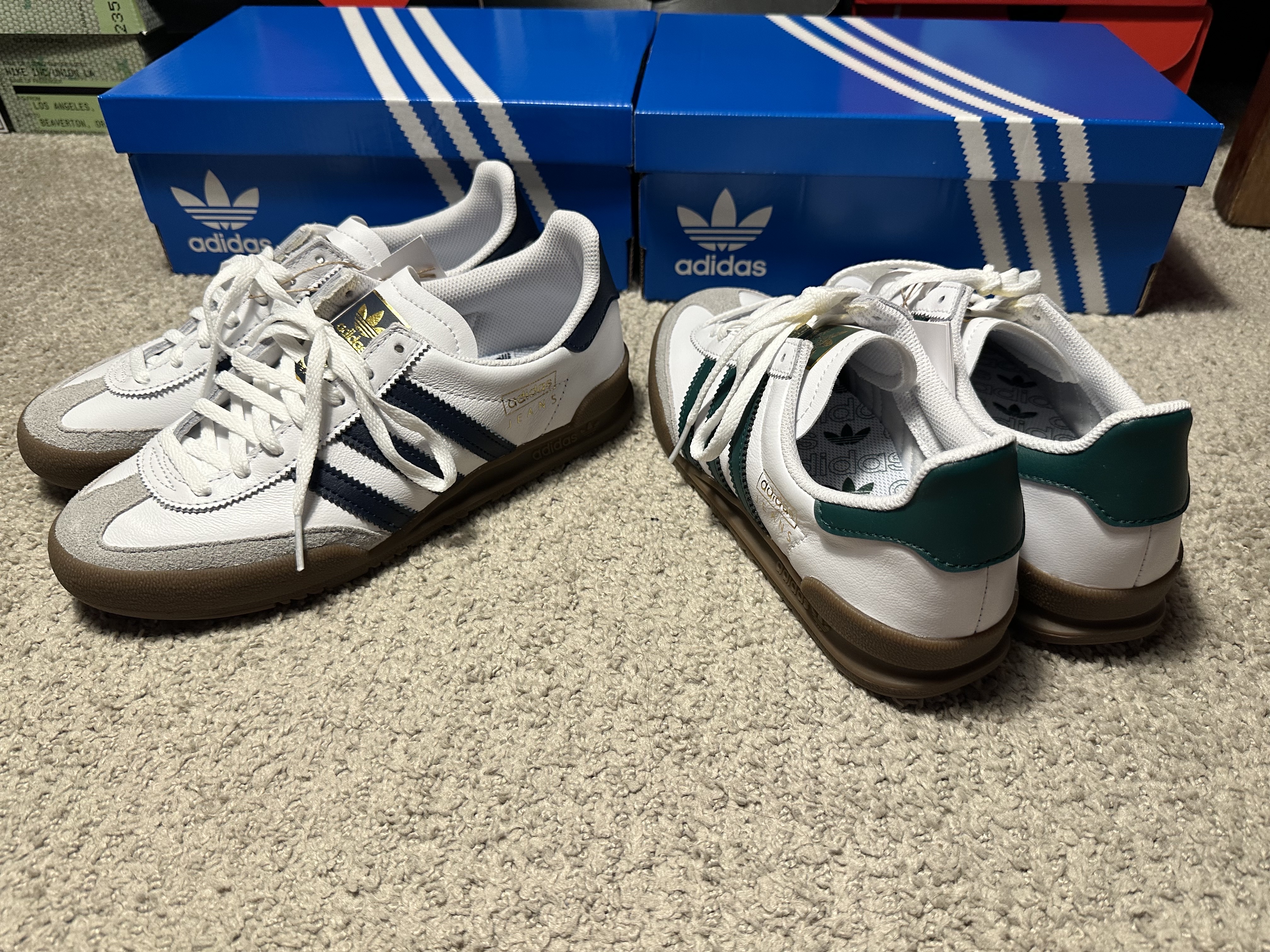 Adidas Jeans Cloud White Collegiate Navy Gum, Adidas Jeans Cloud White Collegiate Green Gum 착용 스타일 - 2