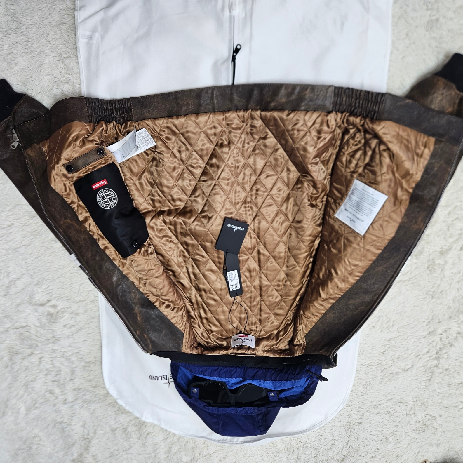 Supreme x Stone Island Leather Bomber Jacket Brown - 23FW 착용 스타일 - 2
