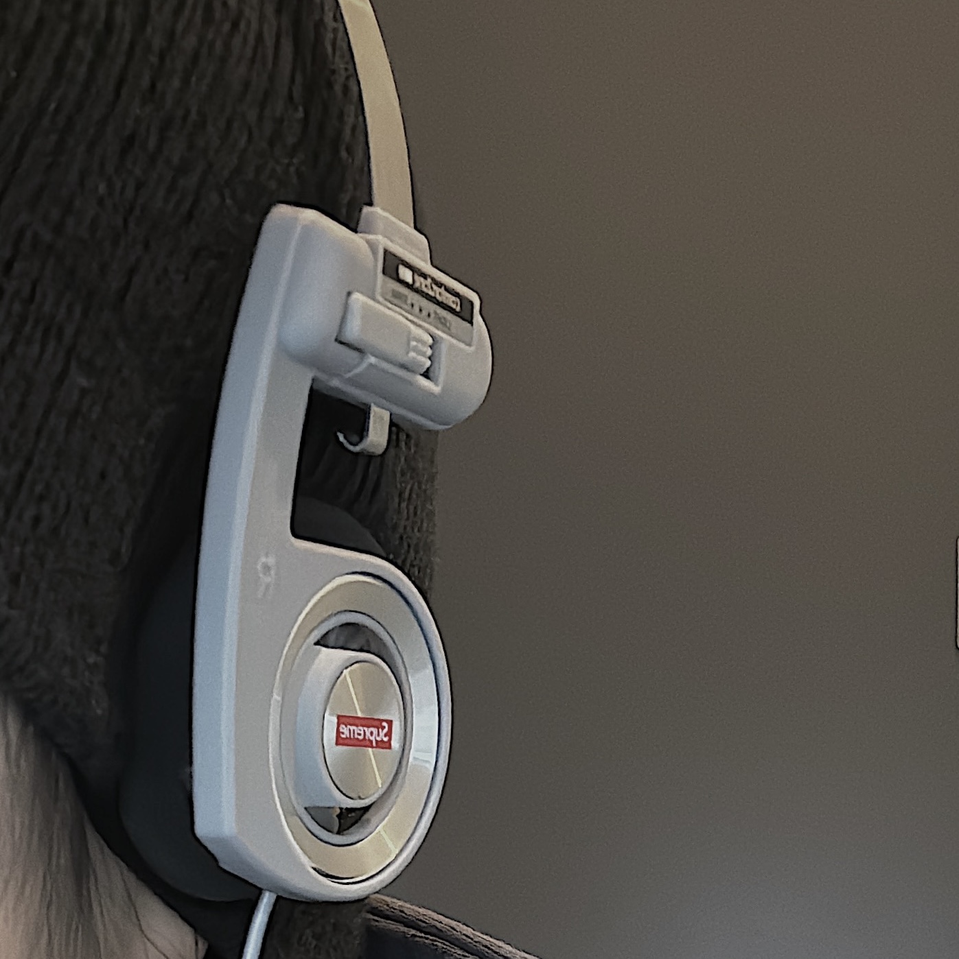 Supreme x Koss Portapro Headphones Silver - 23FW 착용 스타일 - 1