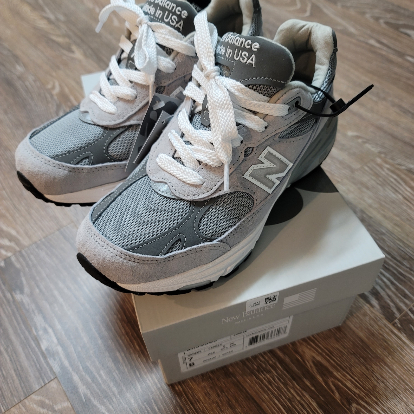 (W) New Balance 993 Made in USA Grey - B Standard 착용 스타일 - 2
