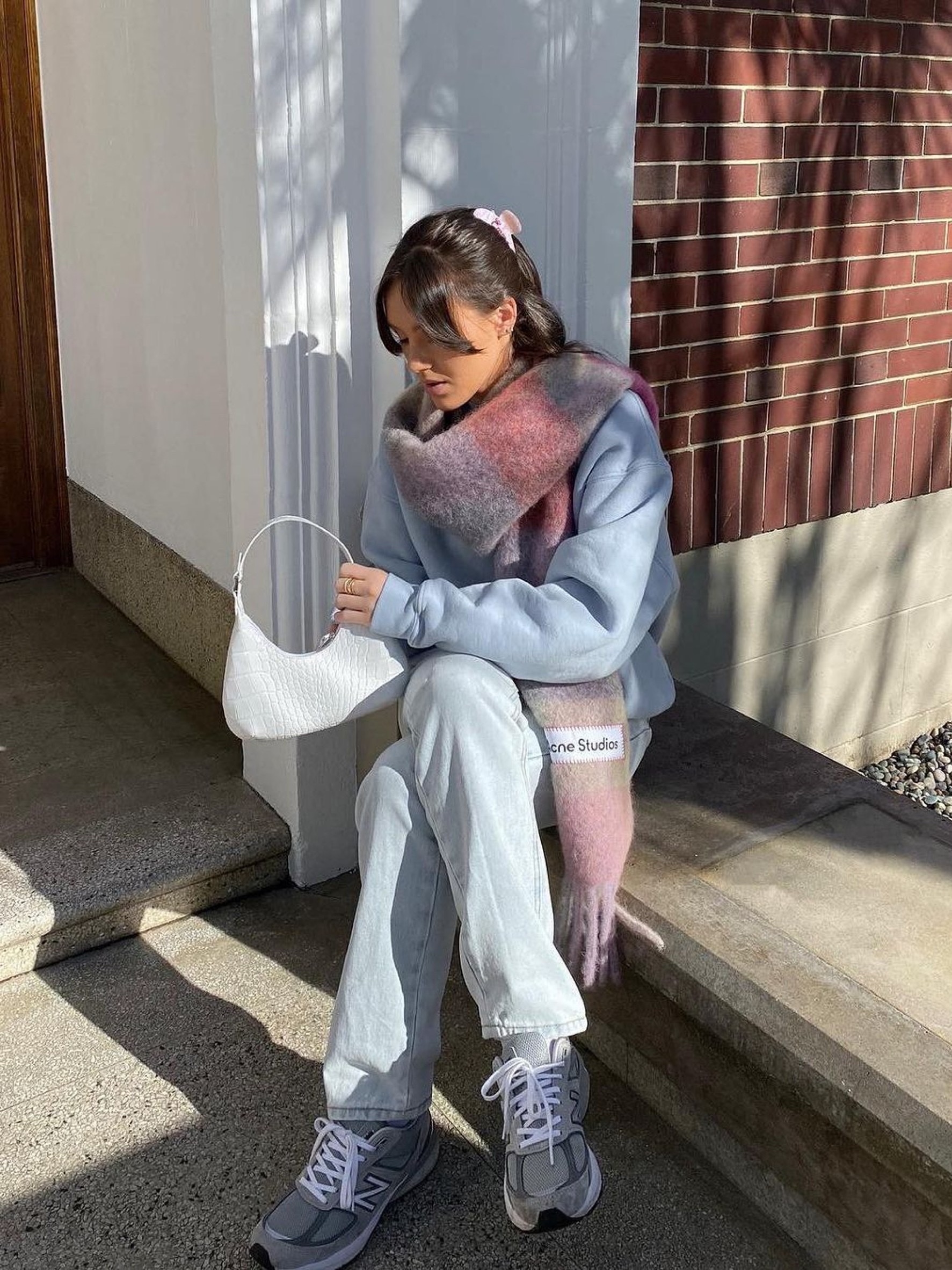 Acne Studios Mohair Check Muffler Pastel Blue Beige, Acne Studios Mohair Check Muffler Chestnut Brown Yellow Green 착용 스타일 - 4