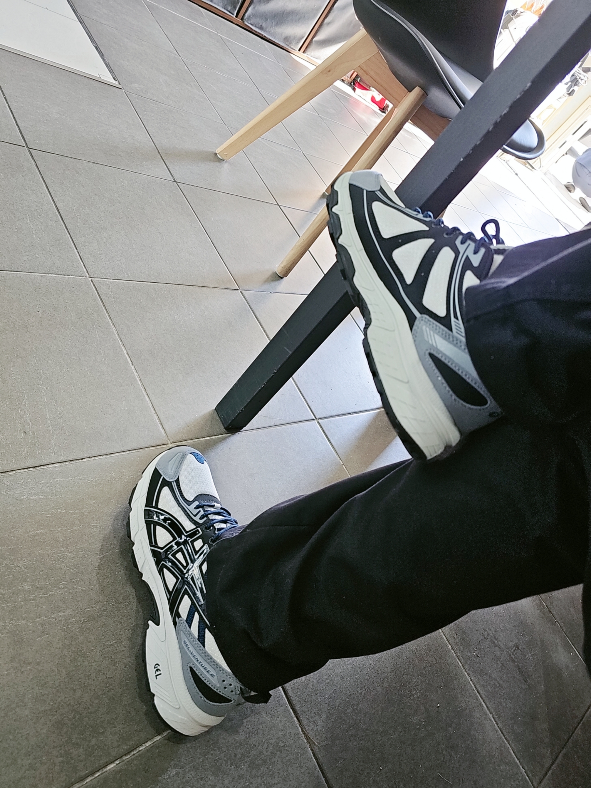 Asics Gel-Venture 6 SPS Glacier Grey 착용 스타일
