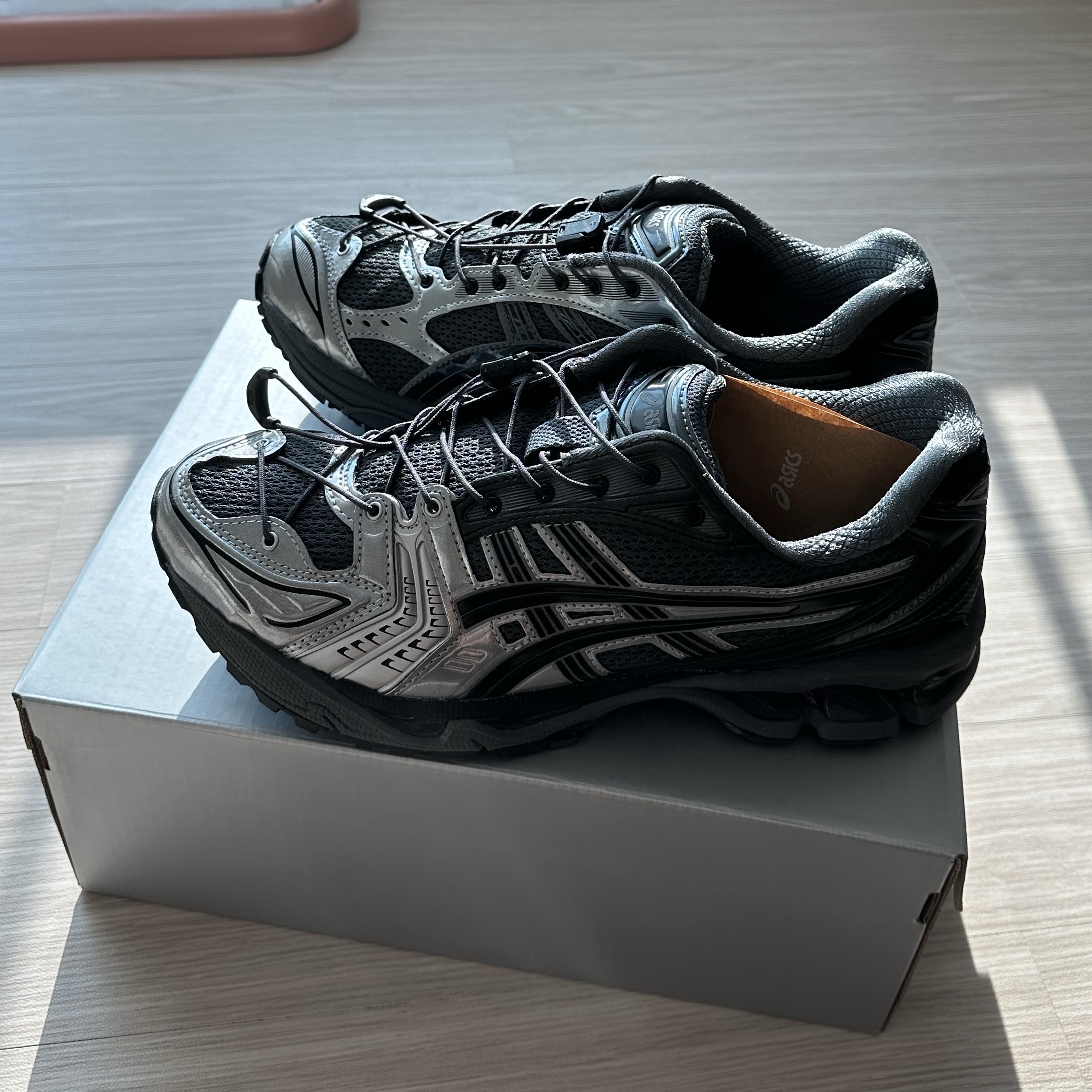 Asics x Unaffected Gel-Kayano 14 Silver Moon 착용 스타일