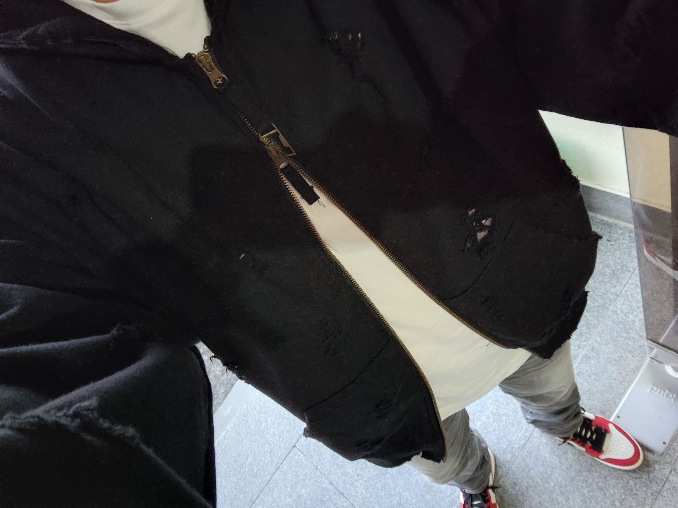 Undermycar Soundwave Dirty Coated Hood Zip-Up Black Oil - 23SS, Undermycar Legion.03 Slim Fit Blue Stitch Washed Jeans Washed Gray 착용 스타일