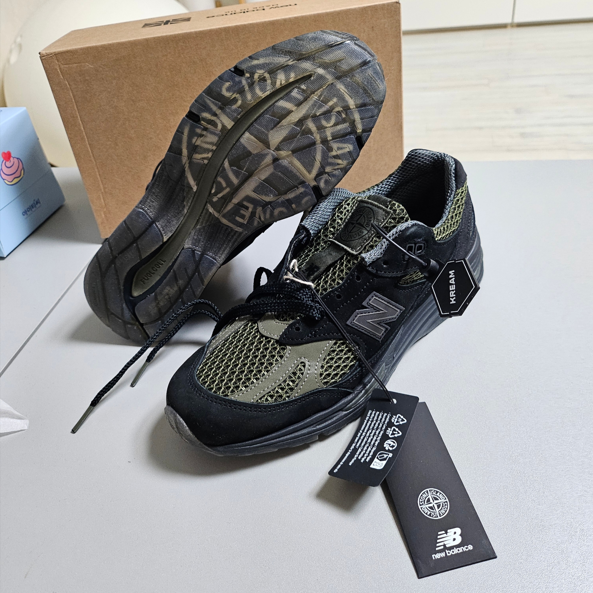 New Balance x Stone Island 991v2 Made in UK Black Olive Night 착용 스타일
