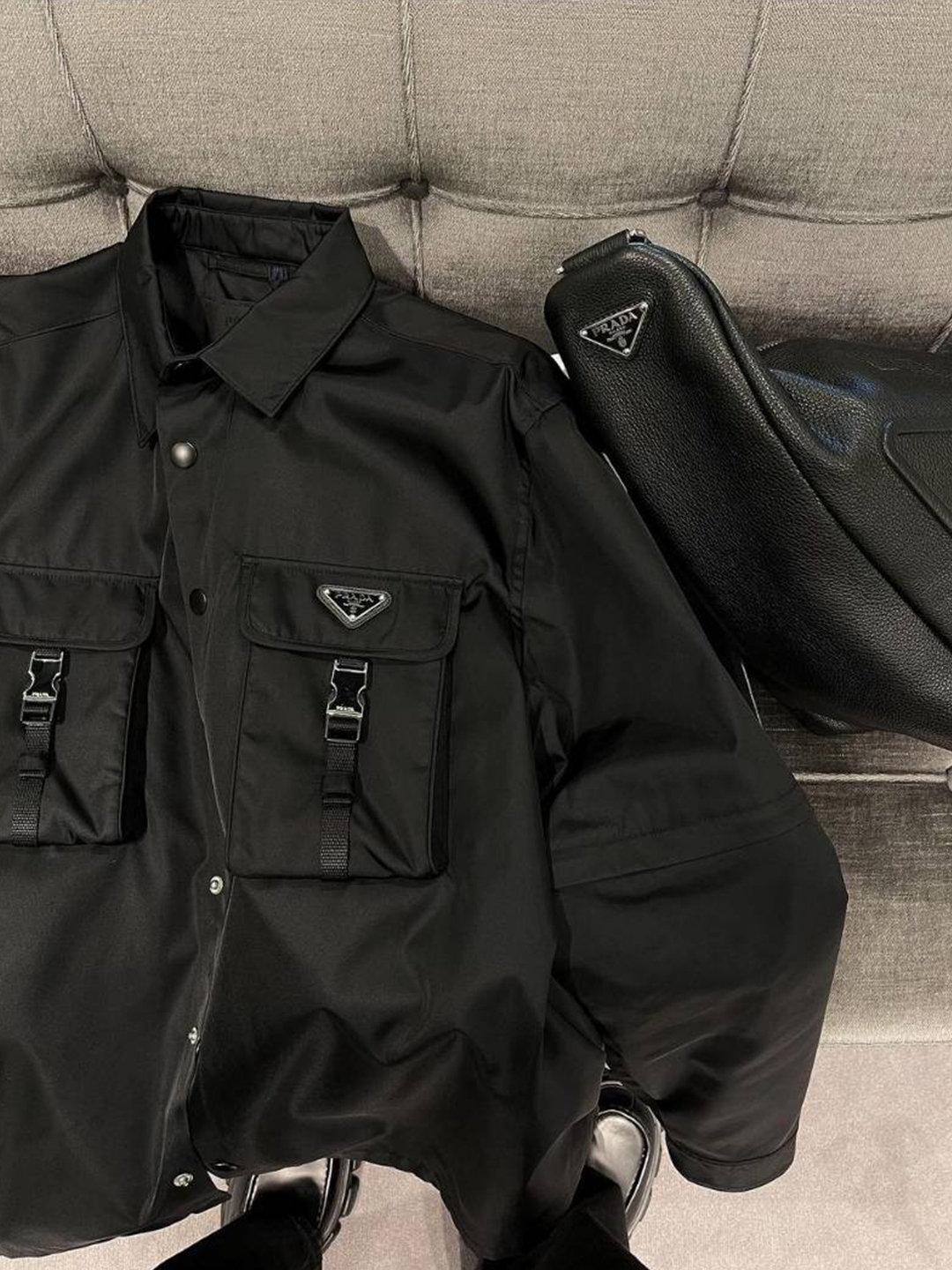 Prada Re-Nylon Shoulder Bag Black, Prada Re-Nylon Padded Shirt Jacket Black 착용 스타일 - 3