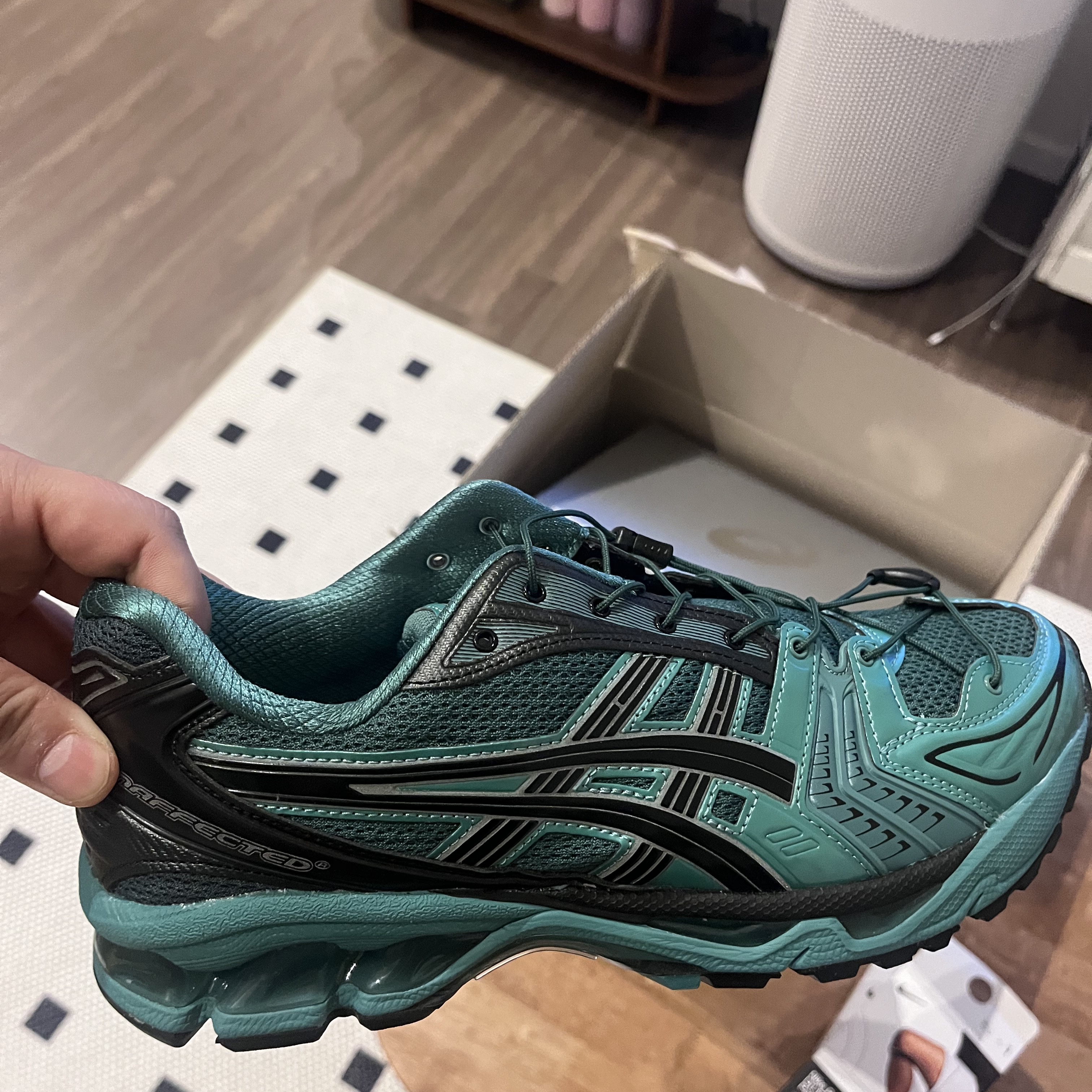 Asics x Unaffected Gel-Kayano 14 Uranus Green 착용 스타일 - 1
