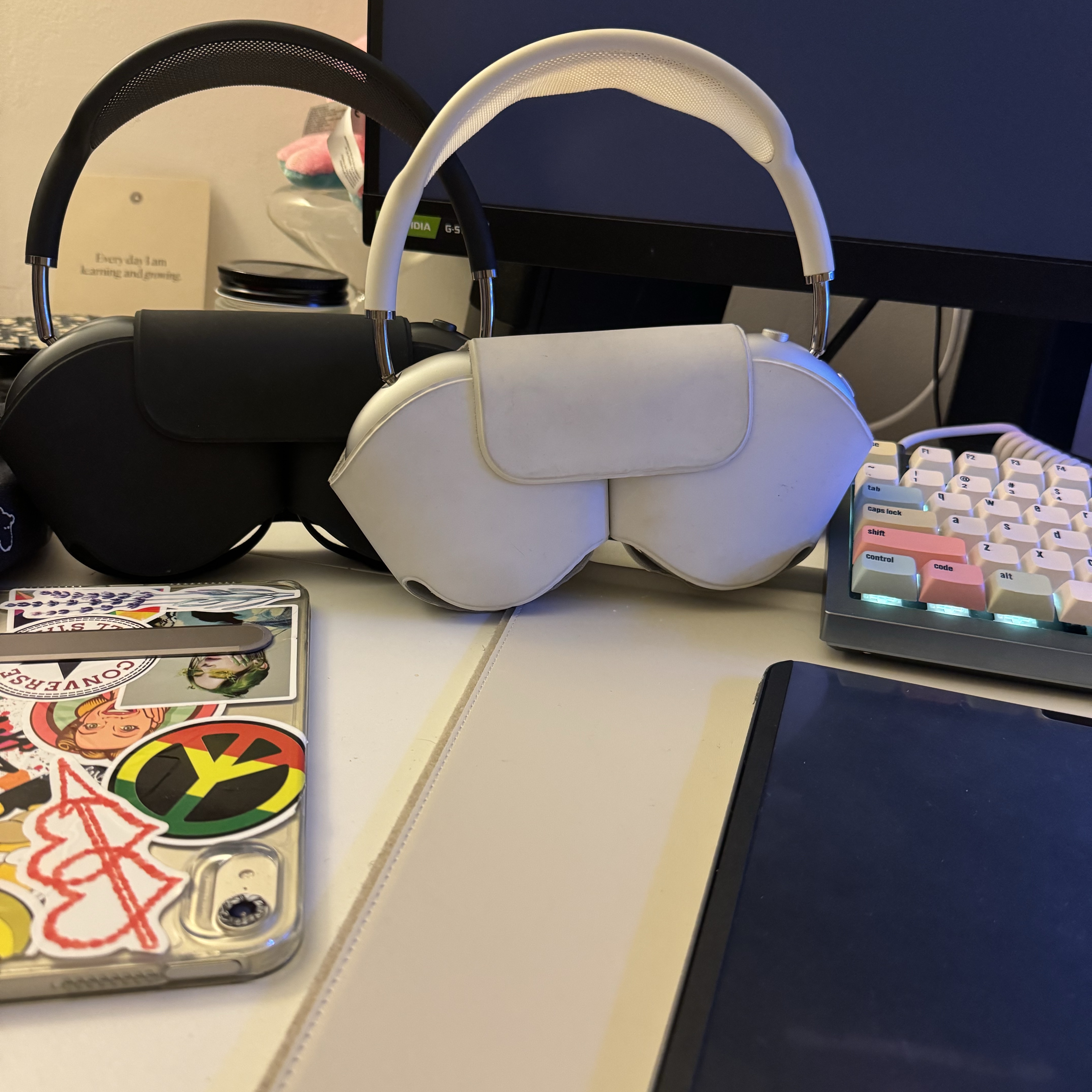 Apple AirPods Max Lightning Space Gray (Korean Ver.), Apple AirPods Max Lightning Silver (Korean Ver.) 착용 스타일