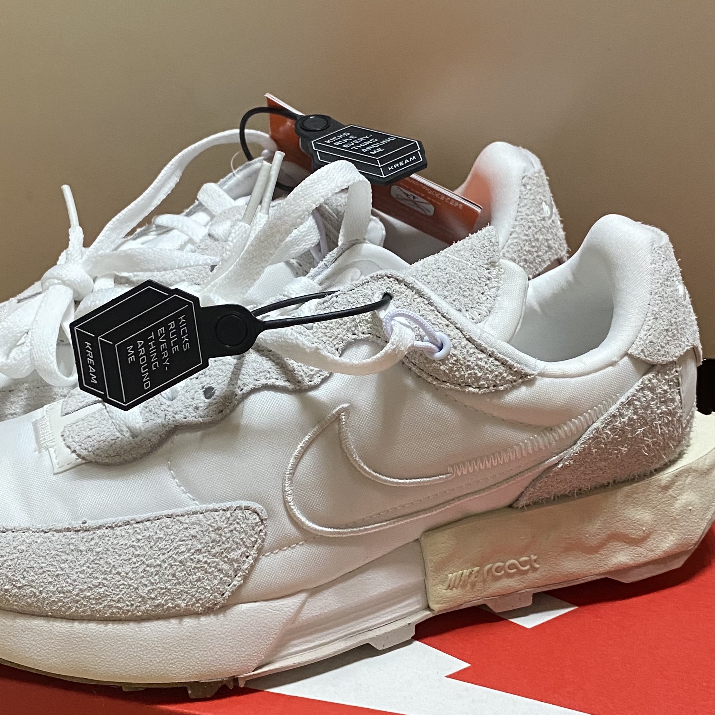 (W) Nike Fontanka Waffle White 착용 스타일 - 1