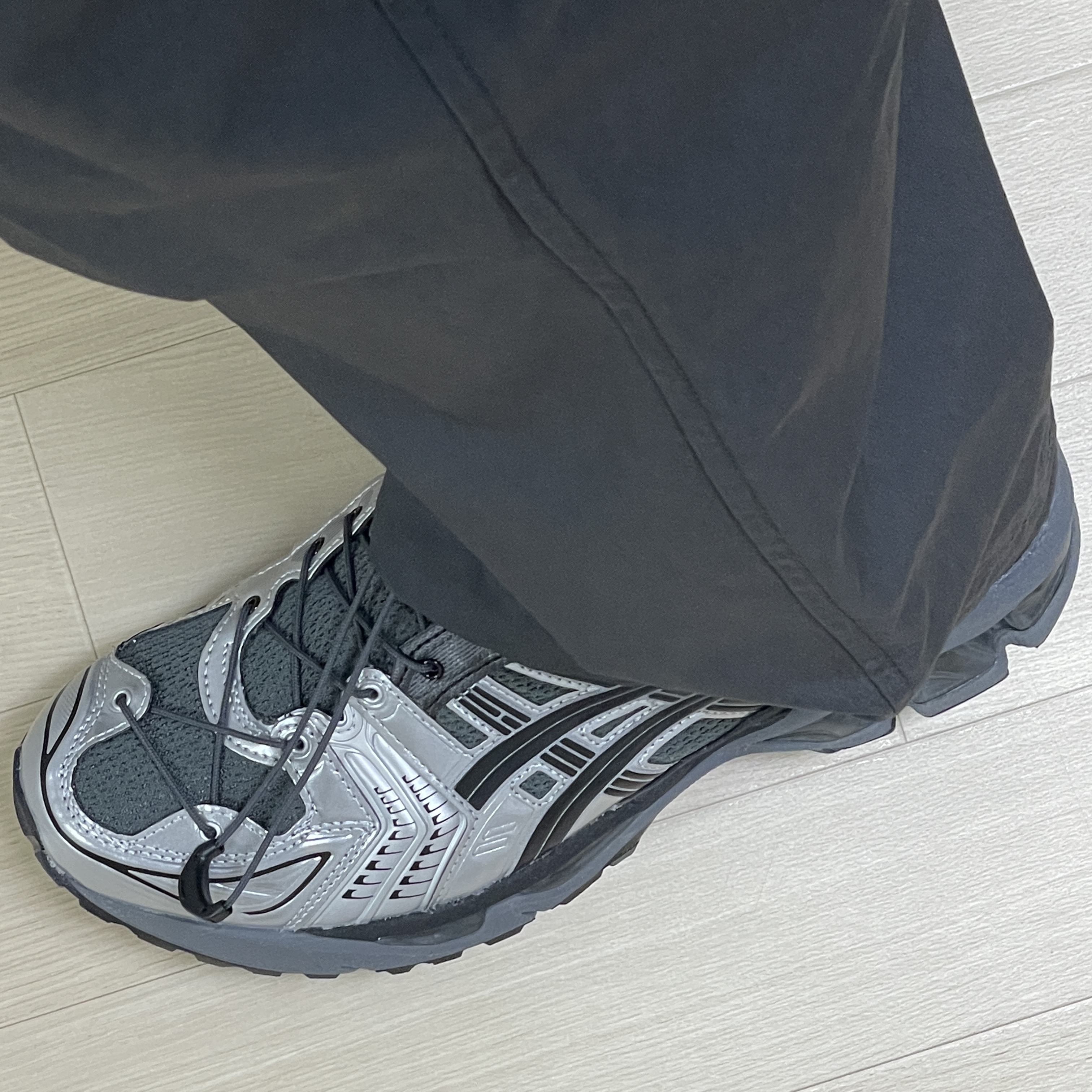 Asics x Unaffected Gel-Kayano 14 Silver Moon 착용 스타일 - 3