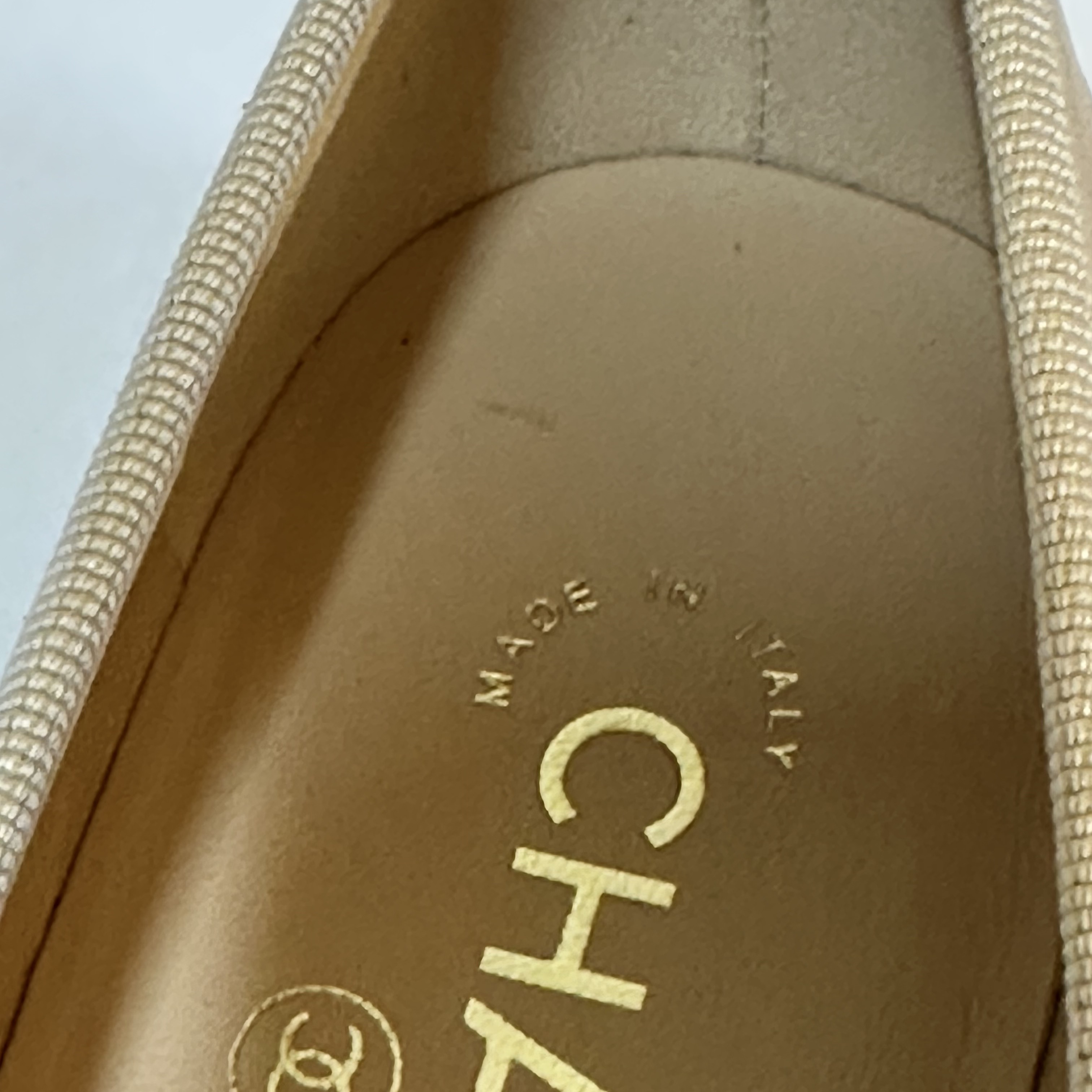 (W) Chanel Ballerina Flat Lambskin & Beige Black 착용 스타일 - 2