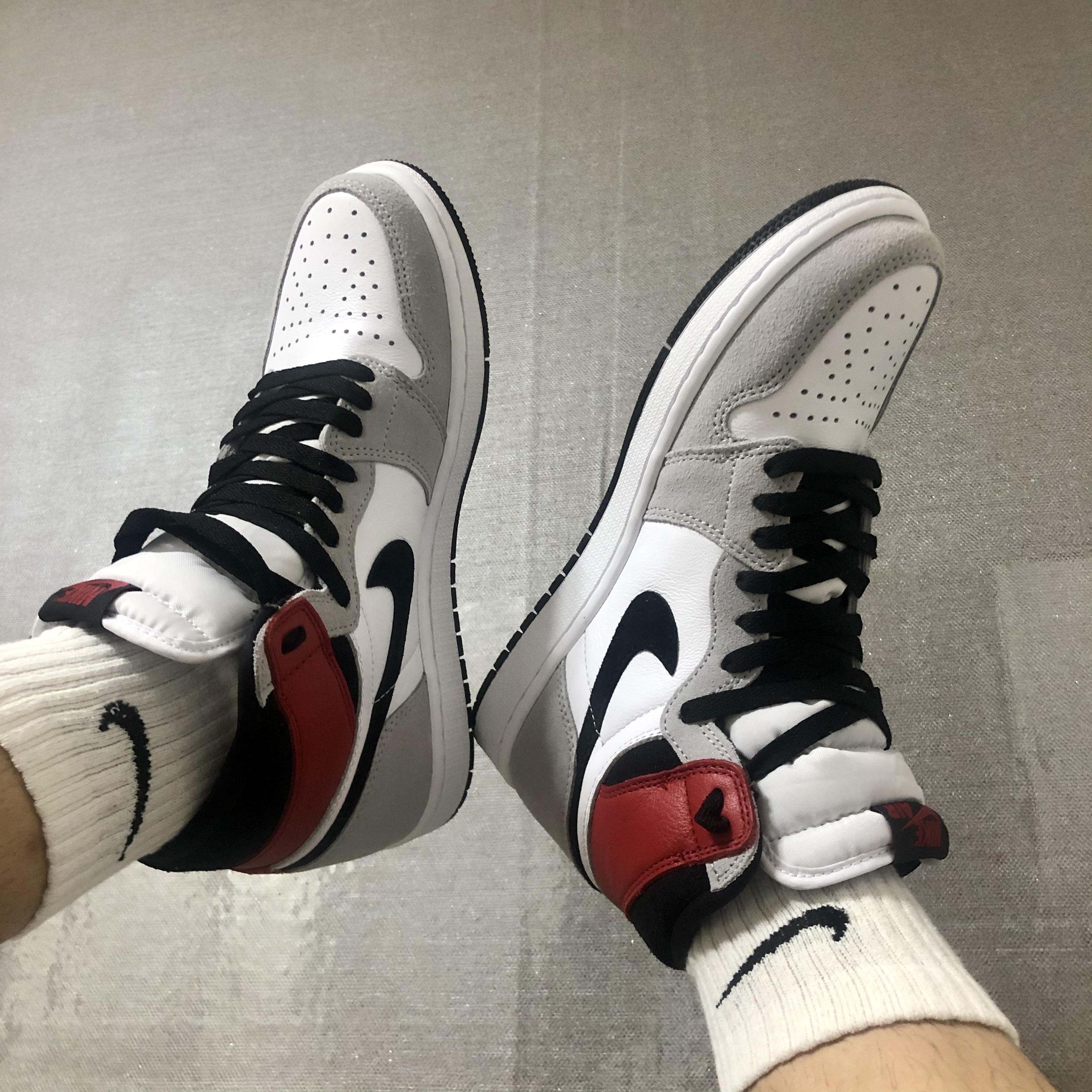 Jordan 1 Retro High OG Light Smoke Grey 착용 스타일